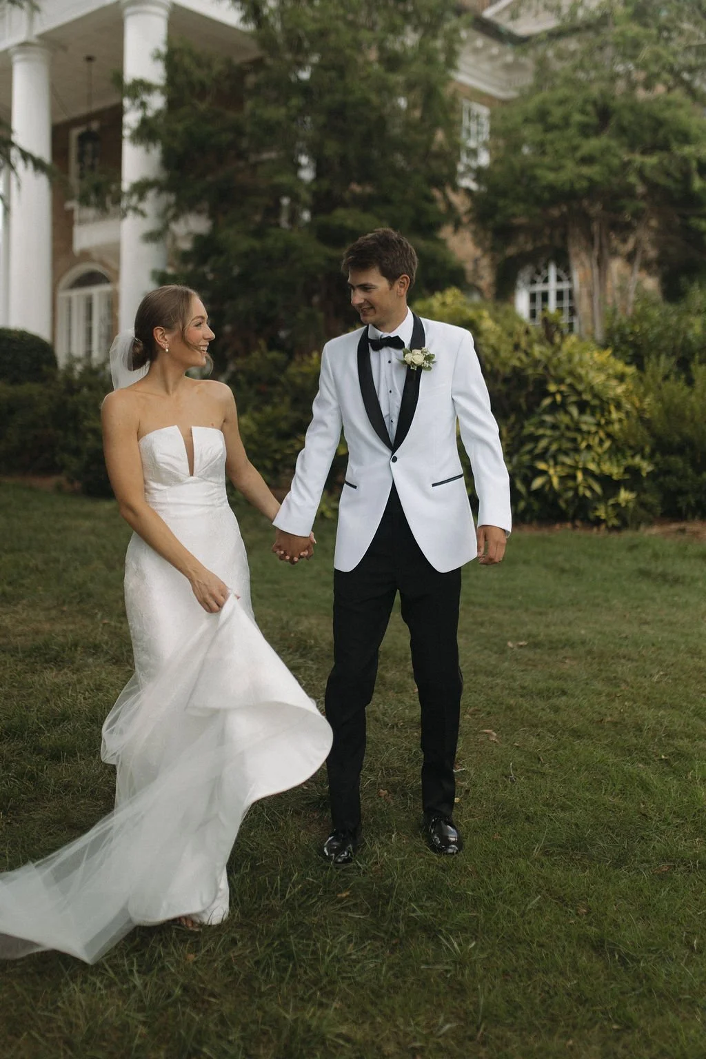 noor-by-locket-by-watters-ivory-and-beau-savannah-bridal-boutique-savannah-wedding-dresses-southern-bride-classic-southern-wedding.jpg
