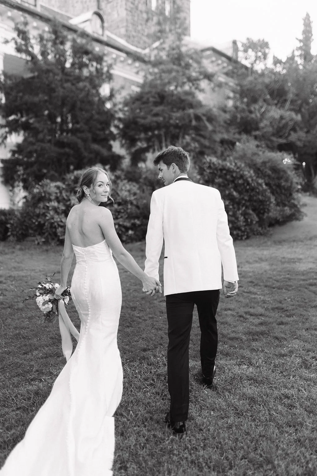 beautiful-southern-wedding-inspiration-noor-by-locket-by-watters-ivory-and-beau-savannah-wedding-dresses-southern-bridal-shop-best-shop-in-georgia-for-wedding-dresses-southern-bride.jpg