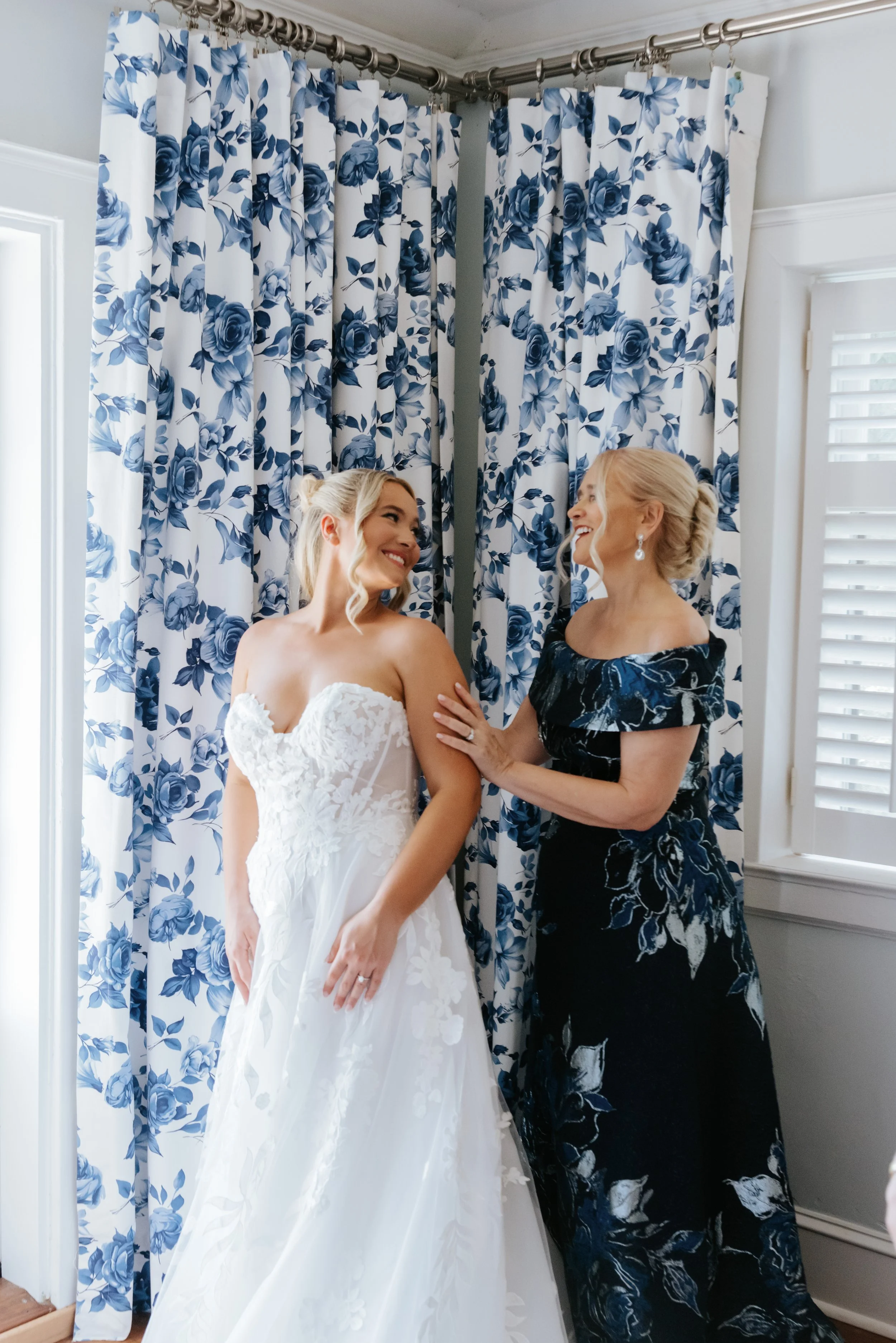 daughter-mother-moment-in-wedding-dress-destin-by-sottero-and-midgley-at-cotton-hall-events-venue-southern-wedding-southern-bride.jpg