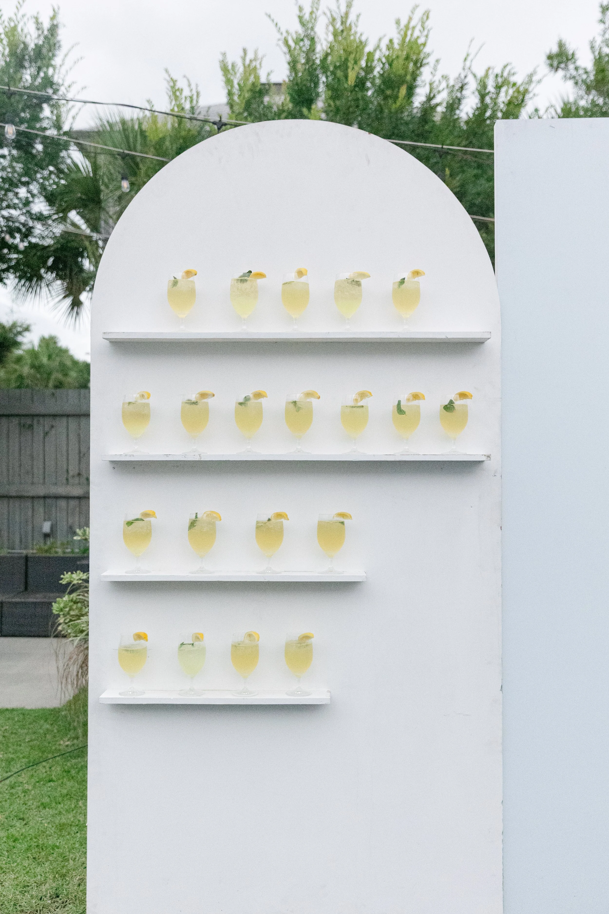 ivory-and-beau-weddings-yellow-inspired-weddings-southern-weddings-savannah-bananas-georgia-weddings.jpg