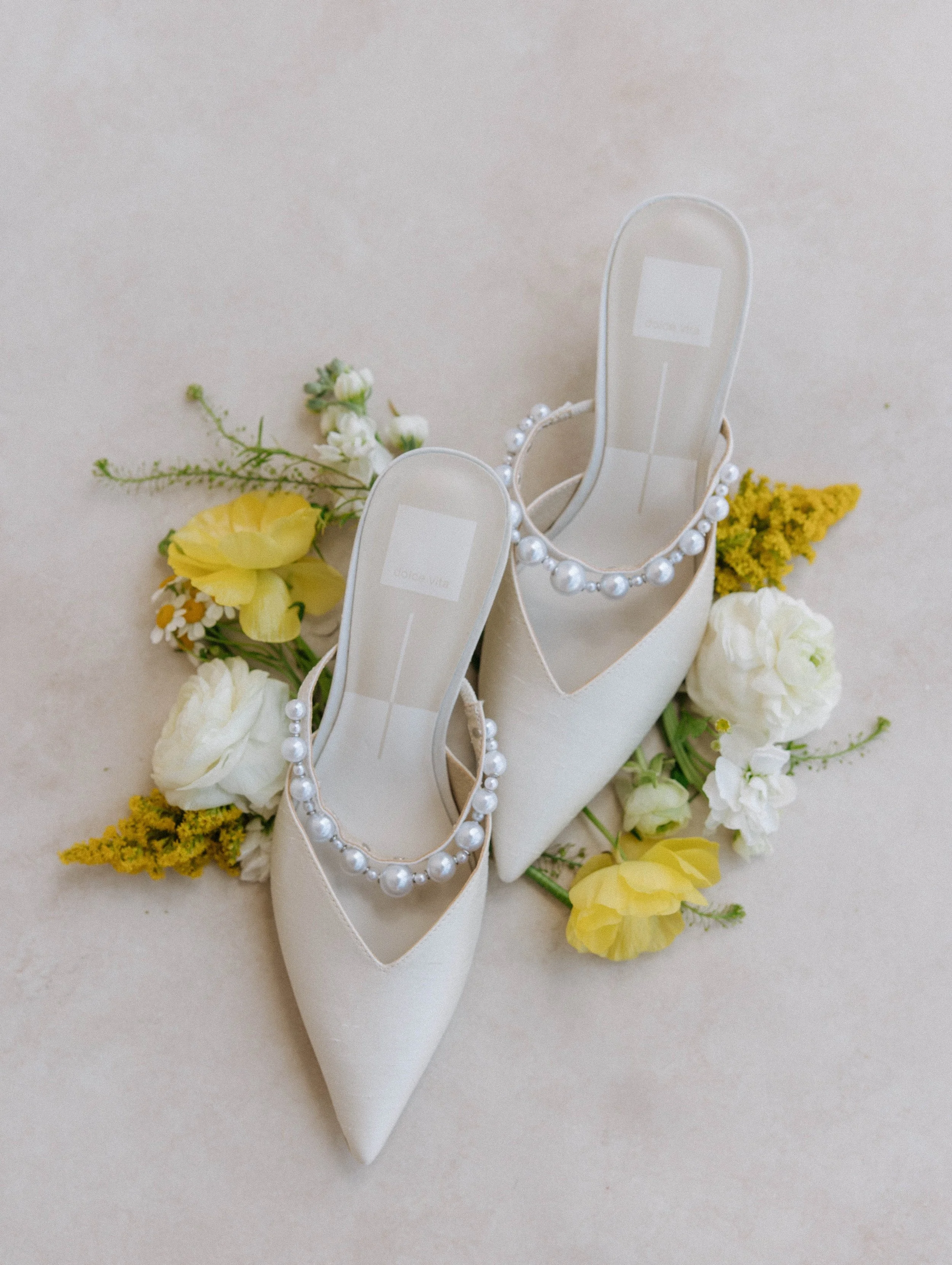 ivory-and-beau-weddings-florals-yellow-inspo-wedding-southern-weddings-savannah-georgia.jpg