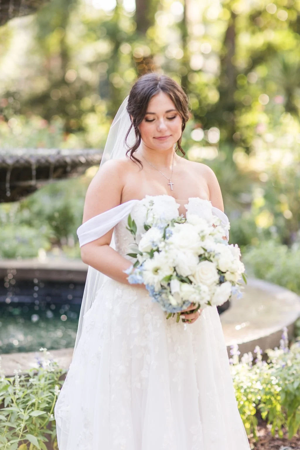southern classic bride with blue and white bouquet.jpg