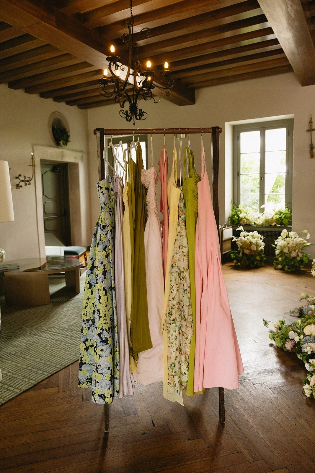bridesmaids dresses for spring wedding at jekyll island club hotel mismatching bridesmaids dresses fashionable bridesmaids styling ideas.jpg