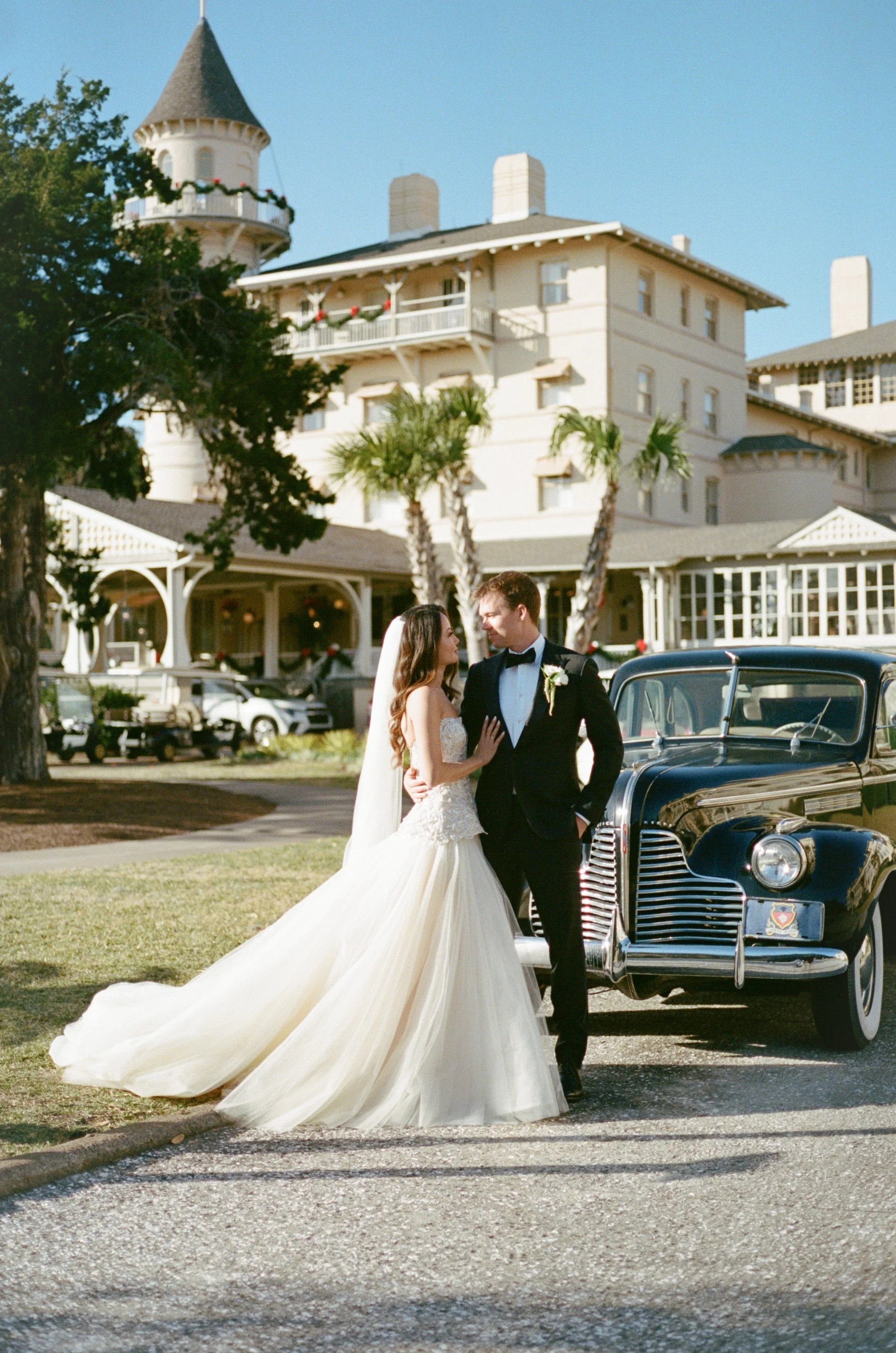 ivory-and-beau-flowers-savannah-florist-winter-wedding-get-a-way-car-jekyll-island-wedding-club-resort-georgia-wedding-venues.jpg