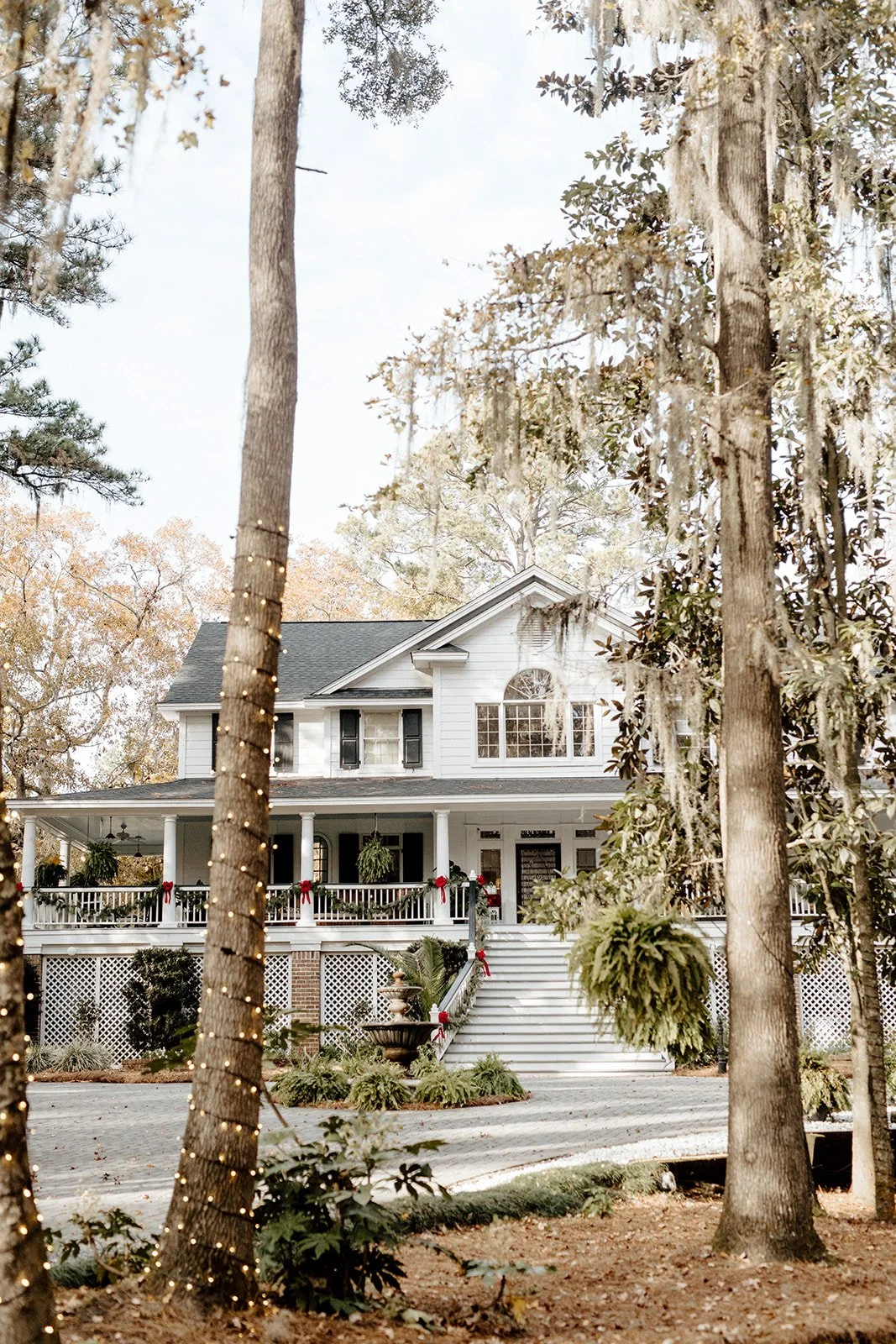 ivory-and-beau-savannah-georgia-wedding-dresses-southern-weddings-mackey-house-pink-florals-luxury-wedding-florals-bouquet-mackey-house-savannah-wedding-venues.jpg