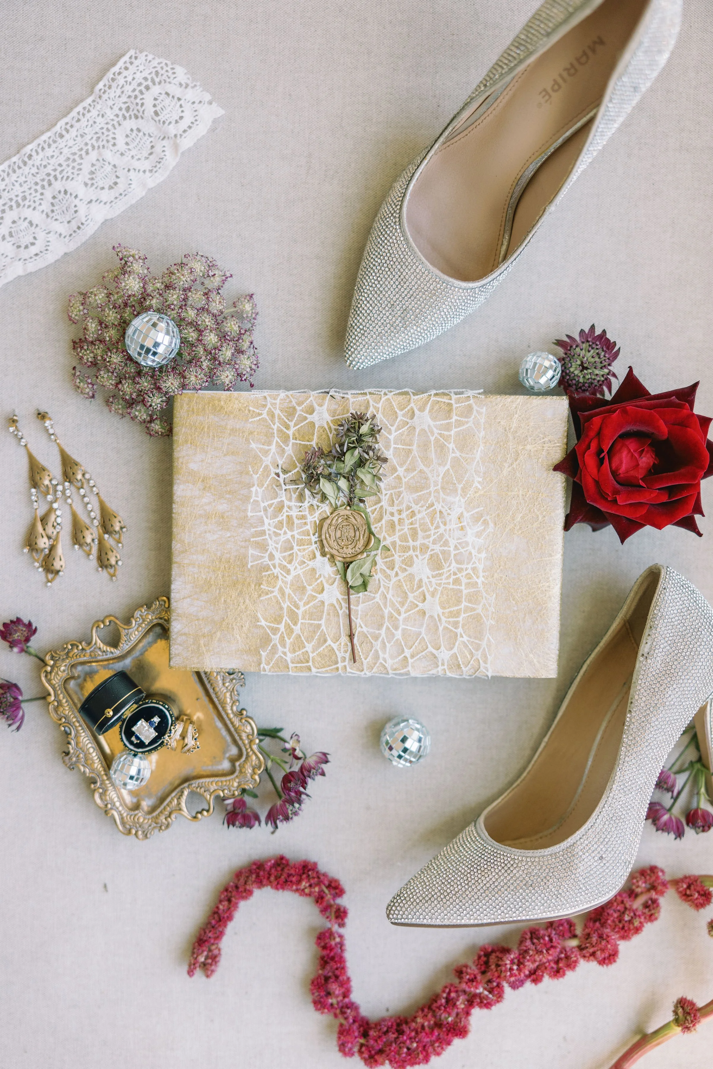 ivory-and-beau-weddings-rebecca-and-kevin-ships-of-the-sea-museum-wedding-venue-savannah-georgia-savannah-wedding-flowers-wedding-florist-flat-lay.jpg