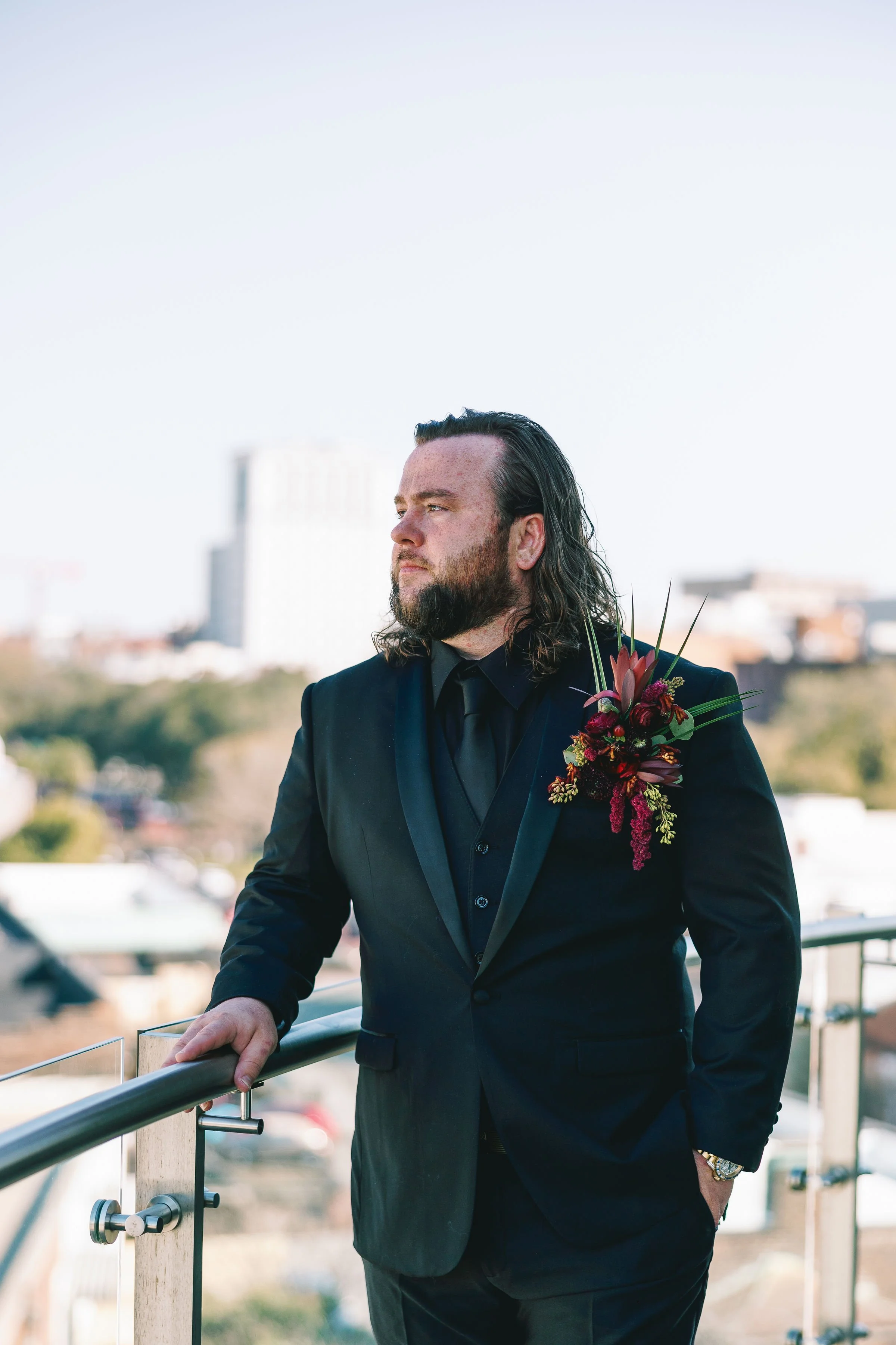 ivory-and-beau-weddings-rebecca-and-kevin-ships-of-the-sea-museum-wedding-venue-savannah-georgia-savannah-wedding-flowers-wedding-florist-groom-portrait.jpg