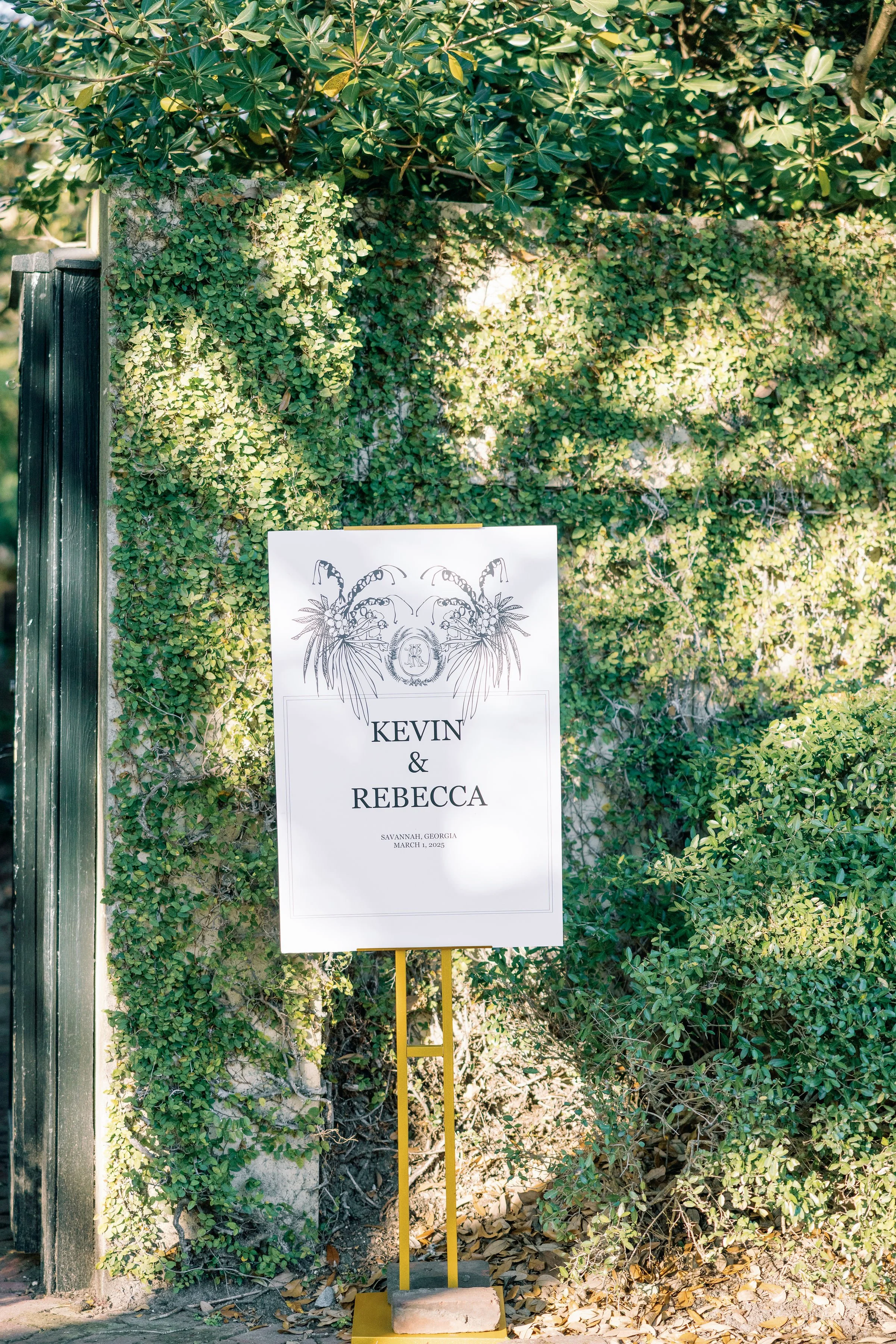 ivory-and-beau-weddings-rebecca-and-kevin-ships-of-the-sea-museum-wedding-venue-savannah-georgia-savannah-wedding-flowers-wedding-florist-signage.jpg