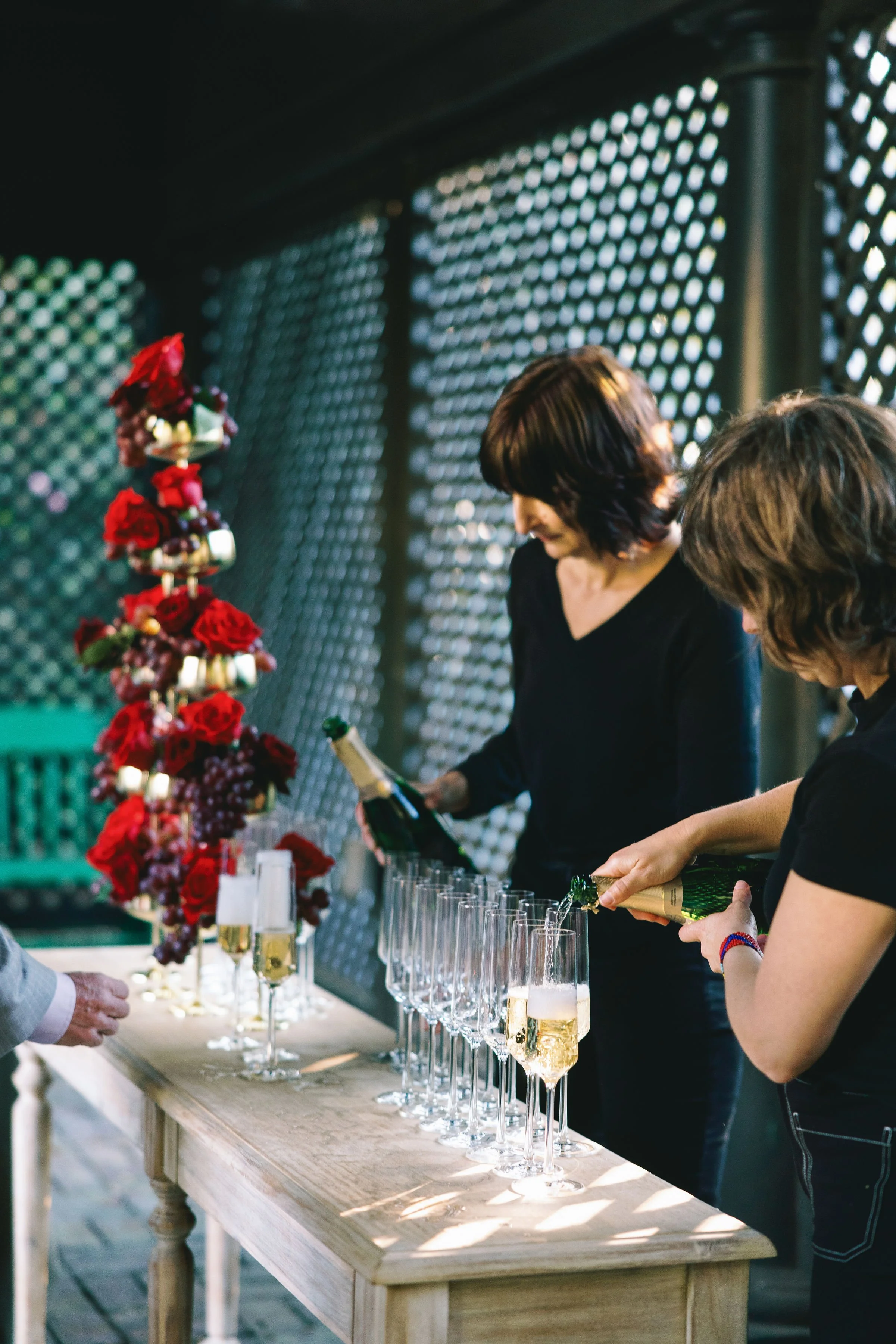 ivory-and-beau-weddings-rebecca-and-kevin-ships-of-the-sea-museum-wedding-venue-savannah-georgia-savannah-wedding-flowers-wedding-florist-reception-bar-champange.jpg