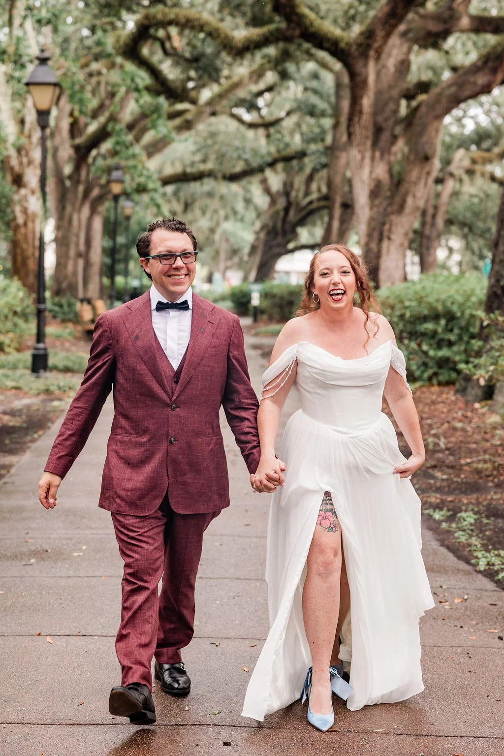 elope in forsyth park.jpg