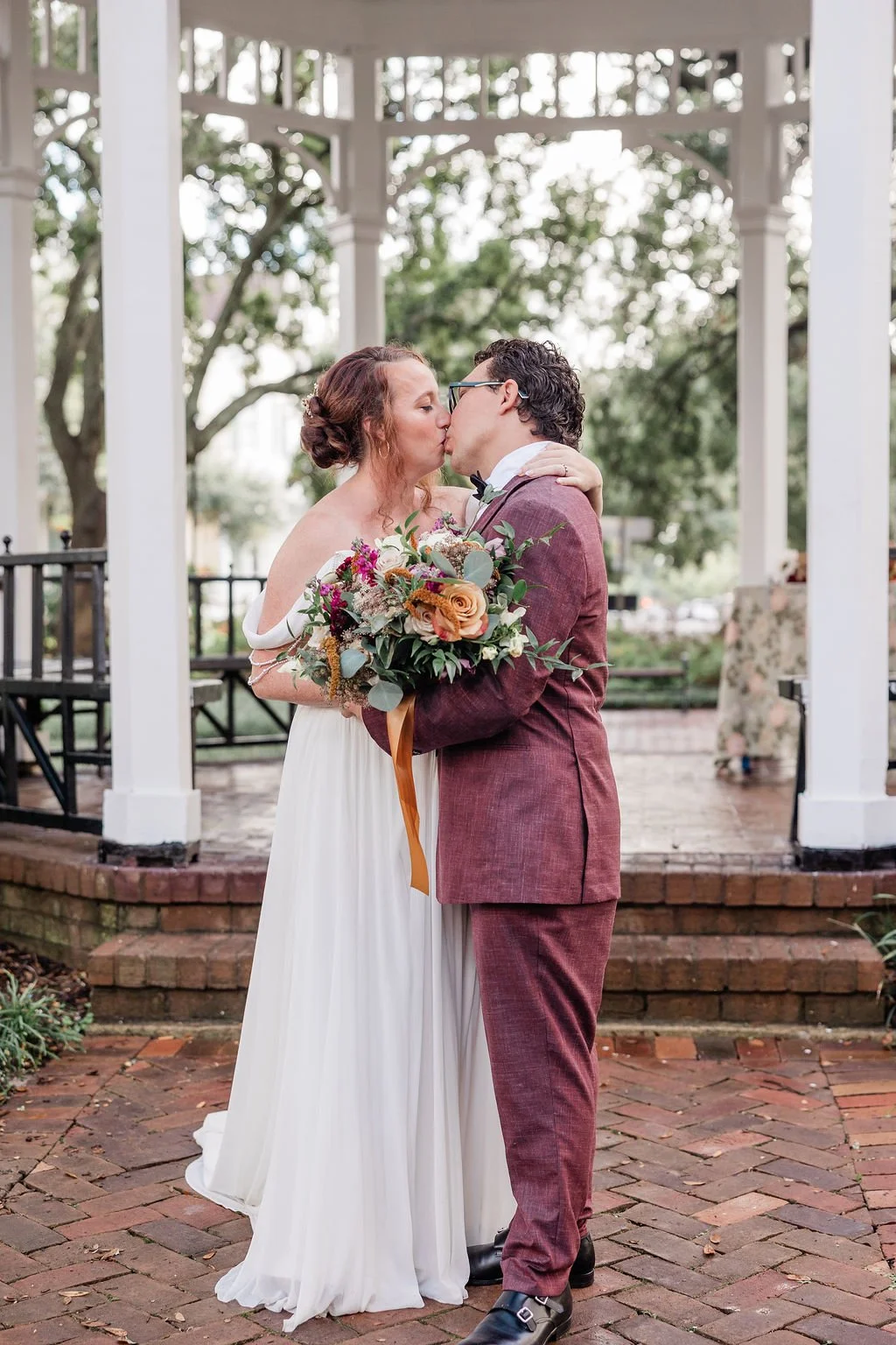 elopement florist in savannah georgia.jpg