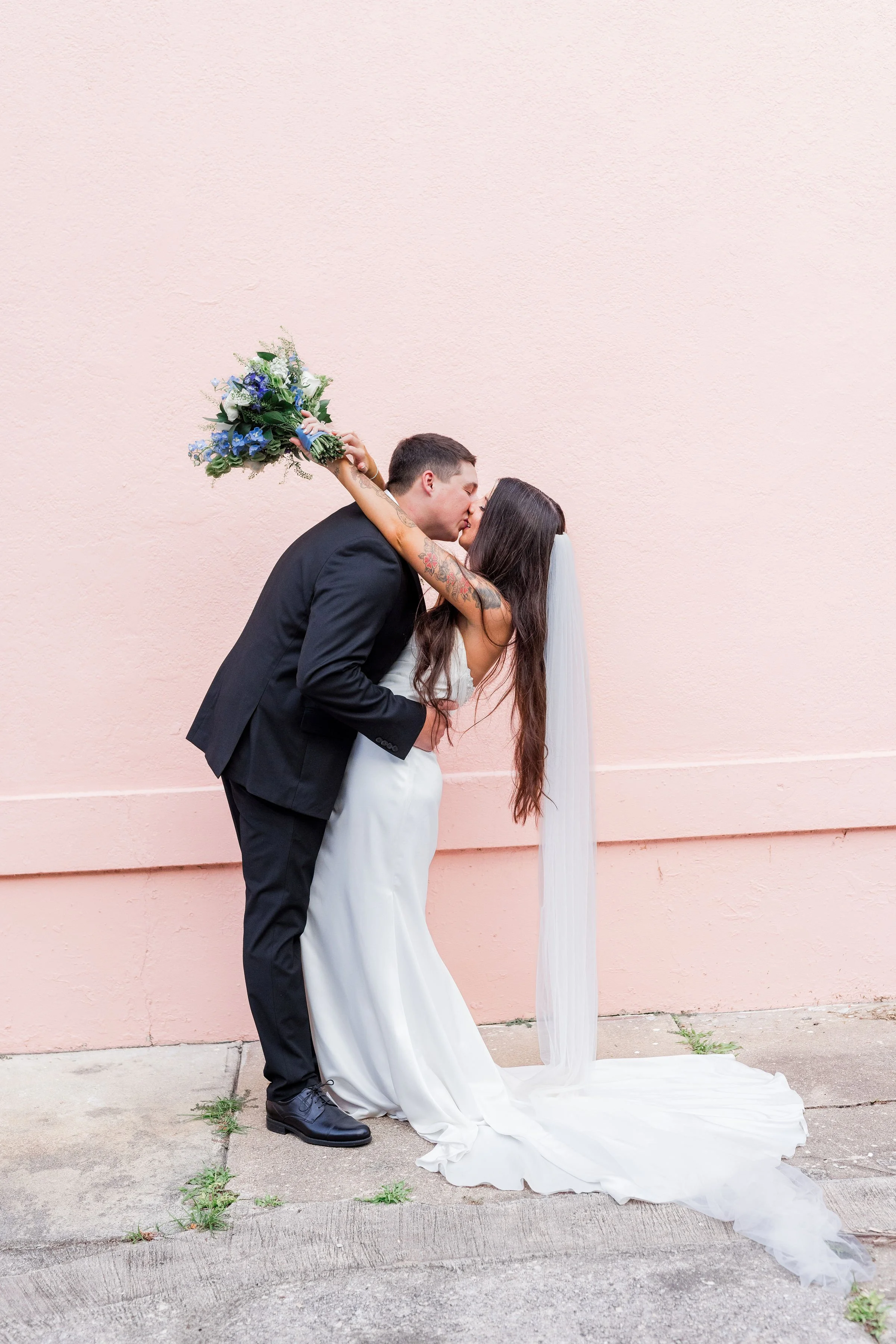 olde pink house savannah weddings.jpg
