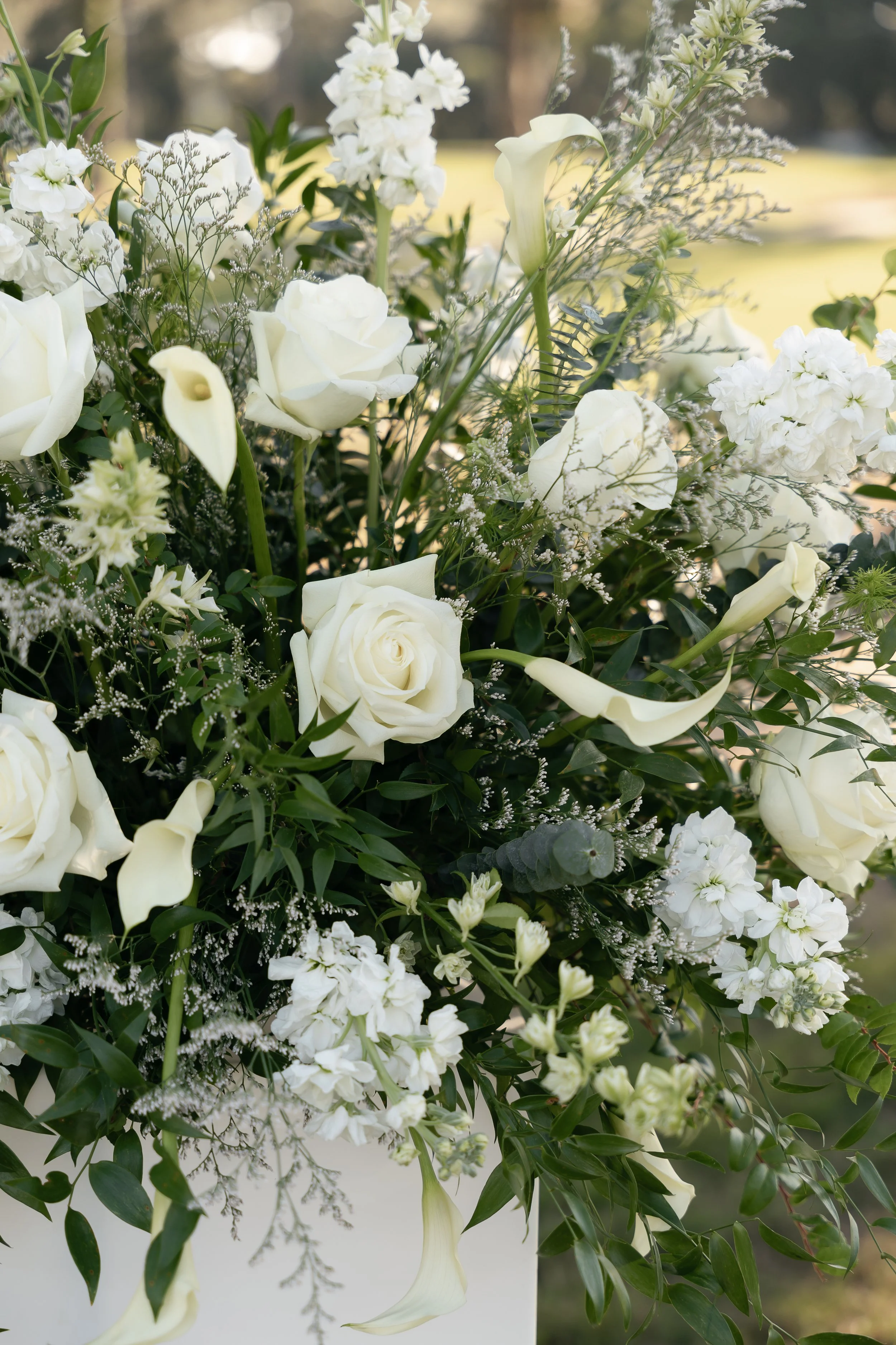ivory-and-beau-flowers-savannah-georgia-florist-wedding-flowers-real-weddings-timeless-classic-savannah-country-club-wedding-venue-floral-centerpiece-all-white.jpg