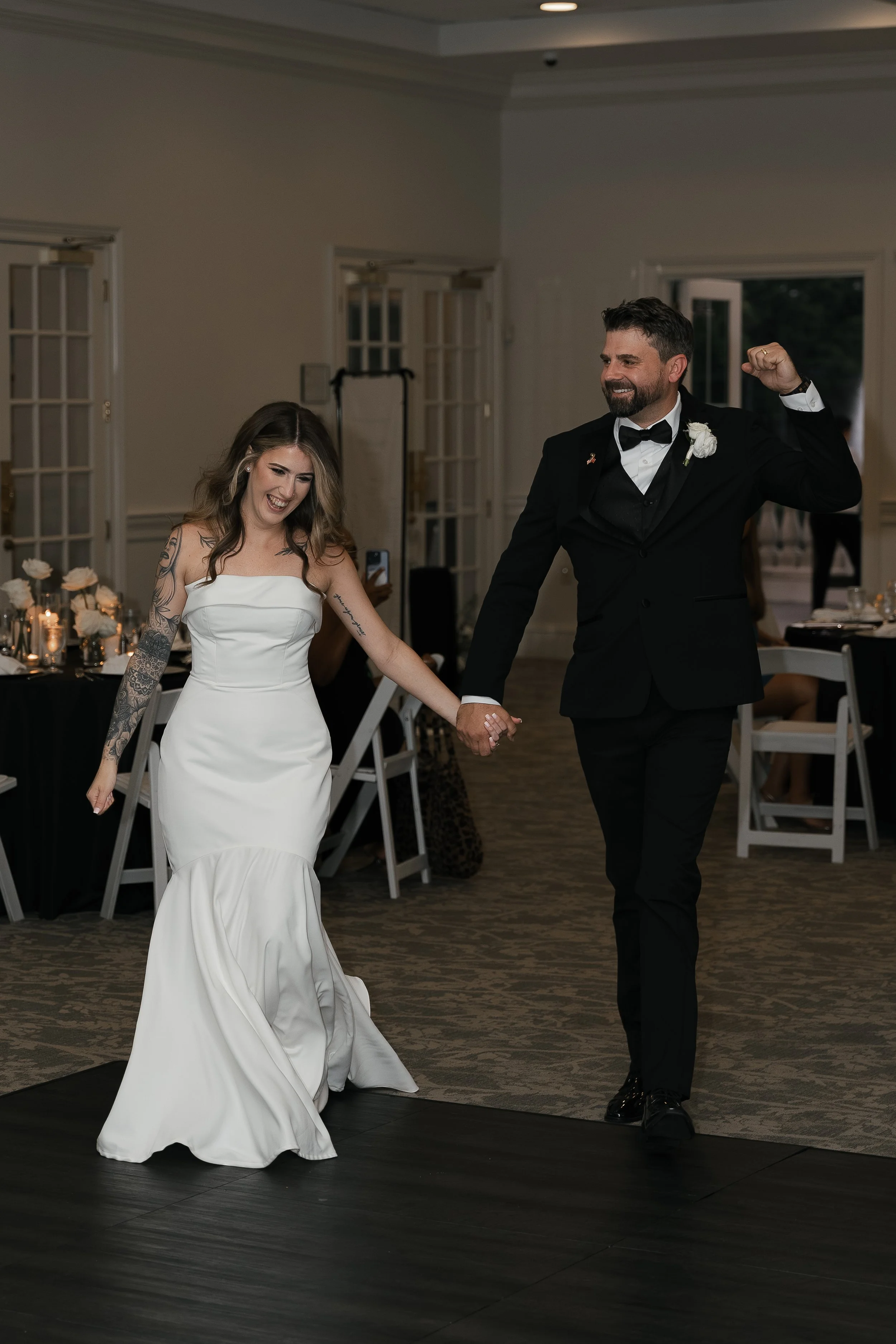 ivory-and-beau-flowers-savannah-georgia-florist-wedding-flowers-real-weddings-timeless-classic-savannah-country-club-wedding-venue-bride-and-groom-enterance.jpg