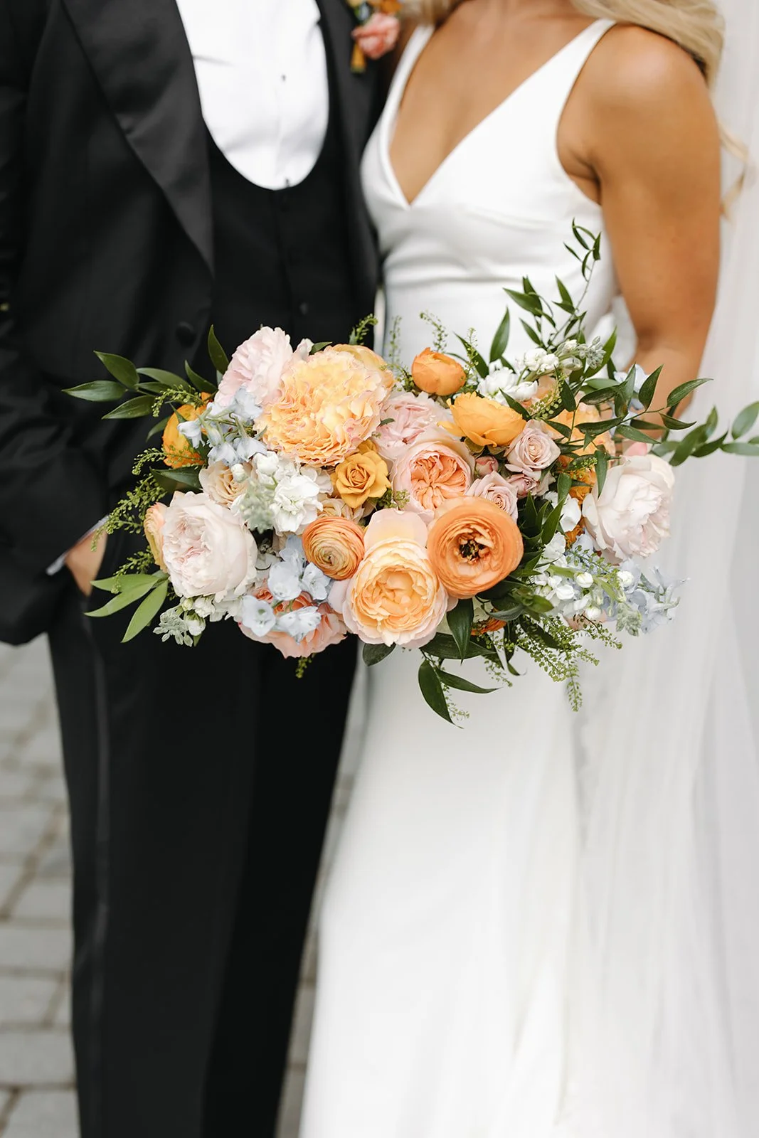 peach wedding flowers inspiration.jpg