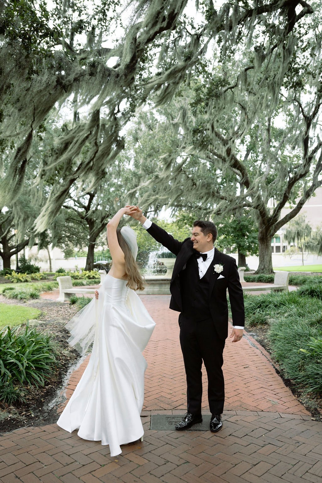 black and white classic southern wedding timeless wedding.jpg