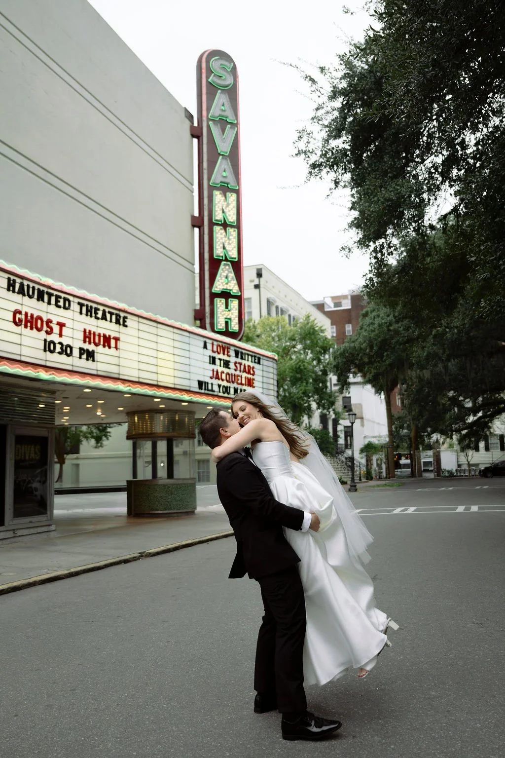 savannah iconic wedding photo shot locations.jpg