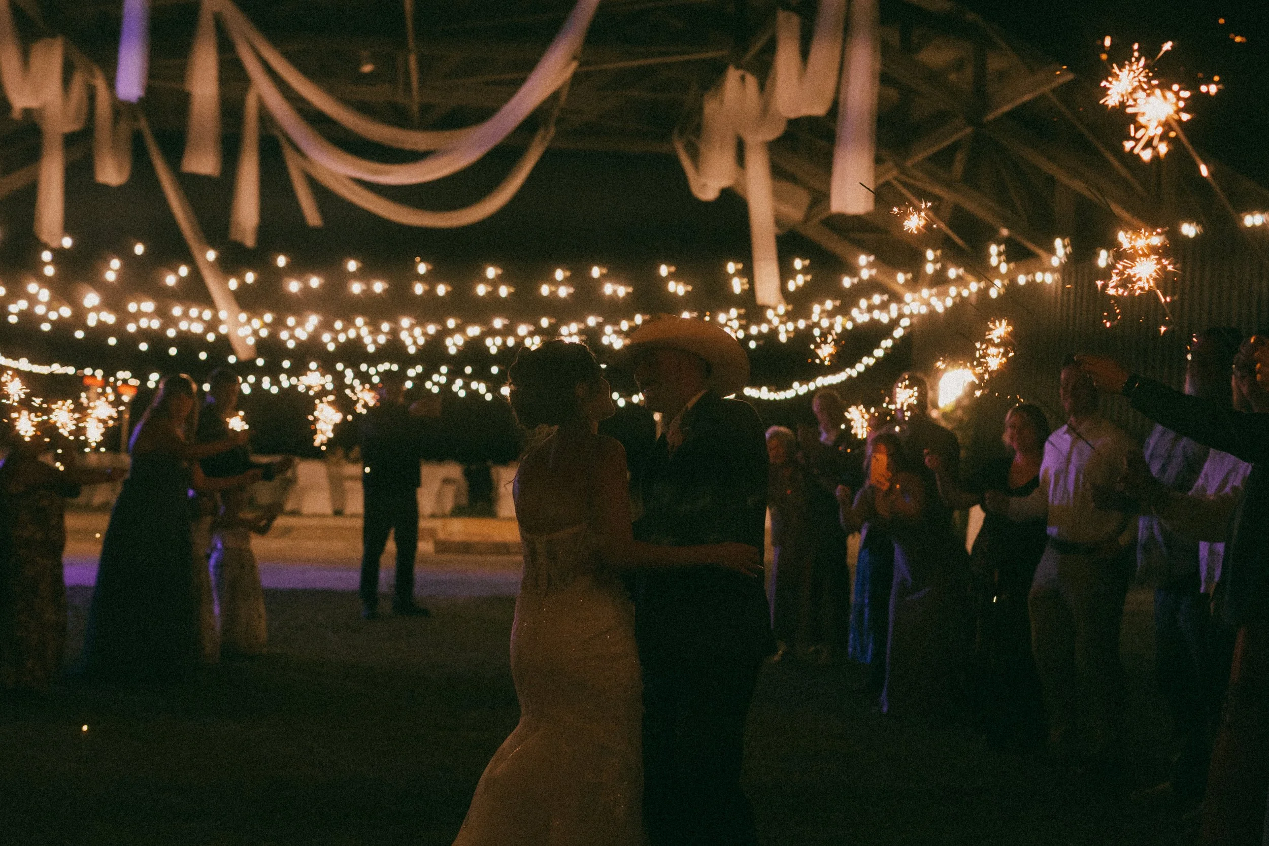 twinkly-lights-reception-wedding-at-huspa-plantation.jpg