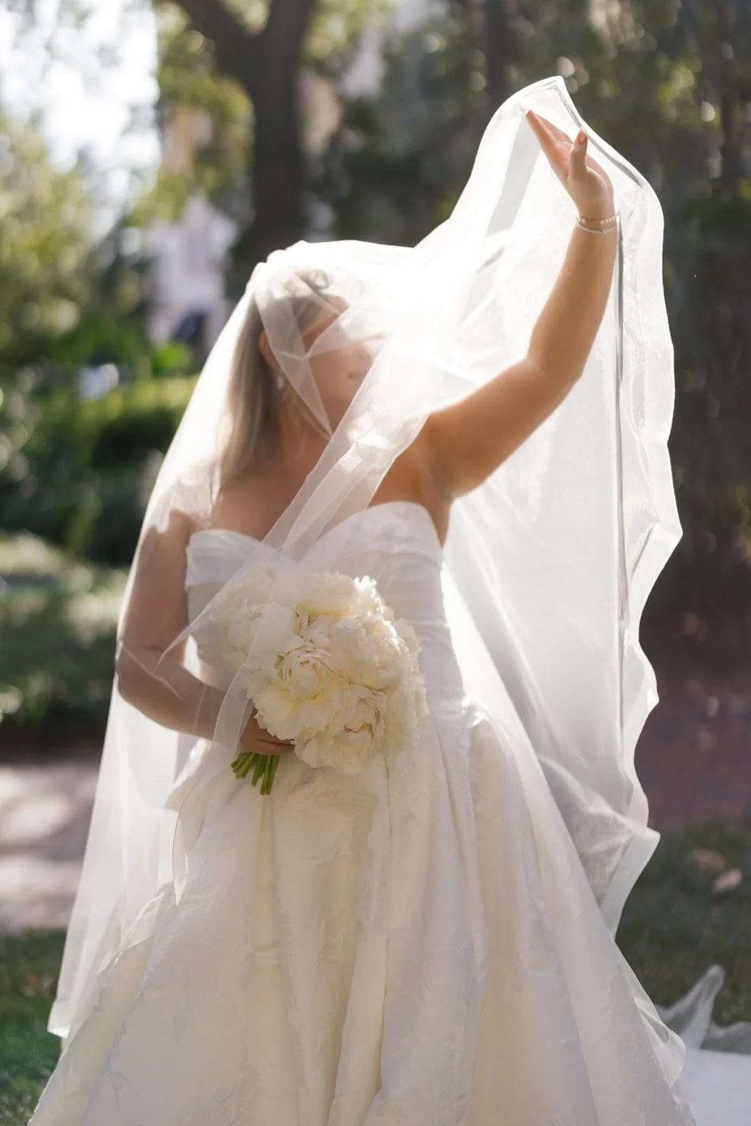 savannah-bride-romantic-wedding-veil-portrait.jpg