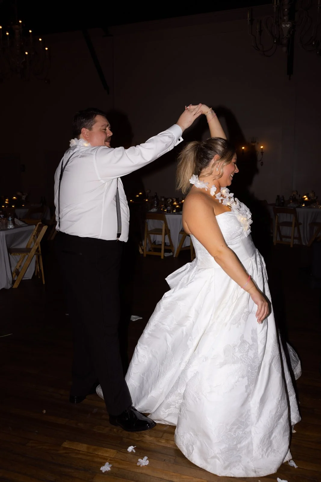 savannah-wedding-reception-bride-groom-dancing-knights-of-columbus.jpg