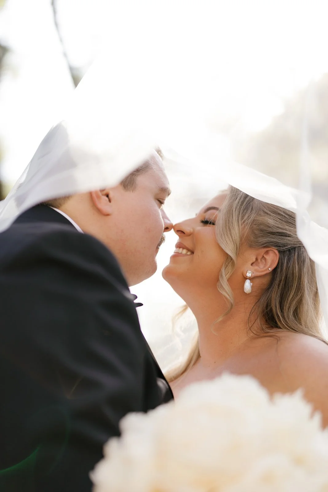 savannah-wedding-romantic-bride-groom-veil-portrait.jpg