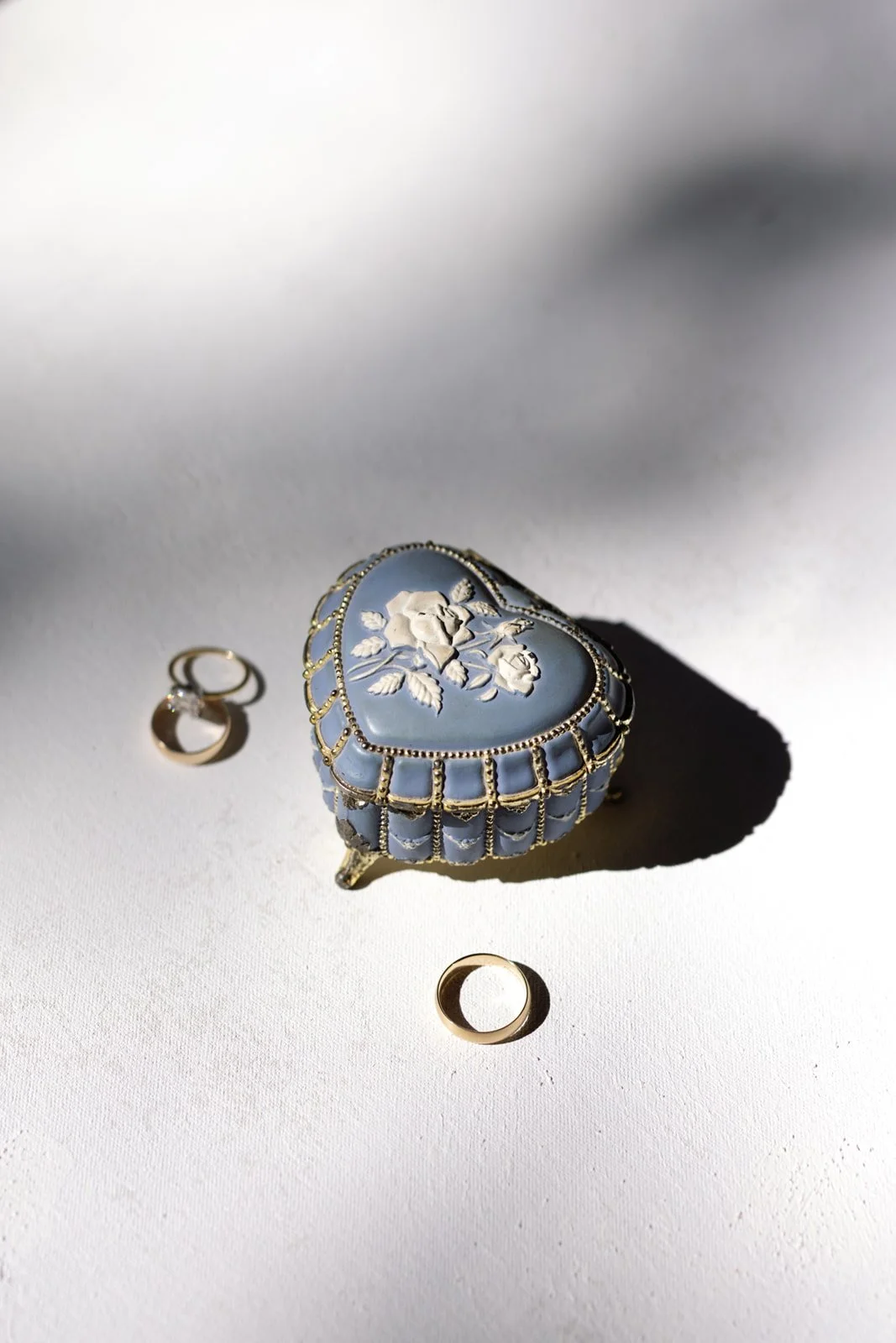 vintage-blue-wedding-ring-box-something-blue-bridal-details.jpg