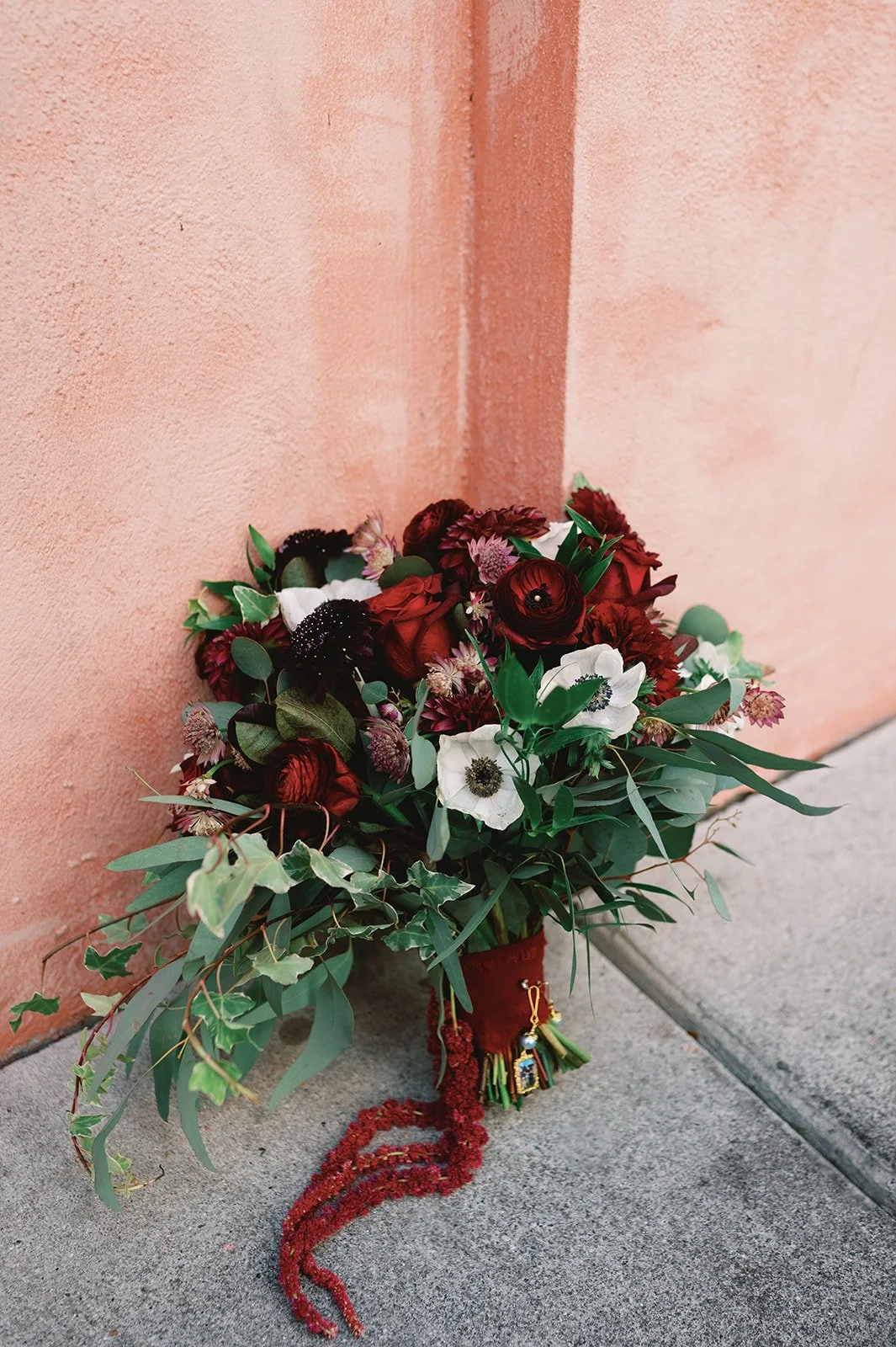 halloween-wedding-flower-inspiration.jpg