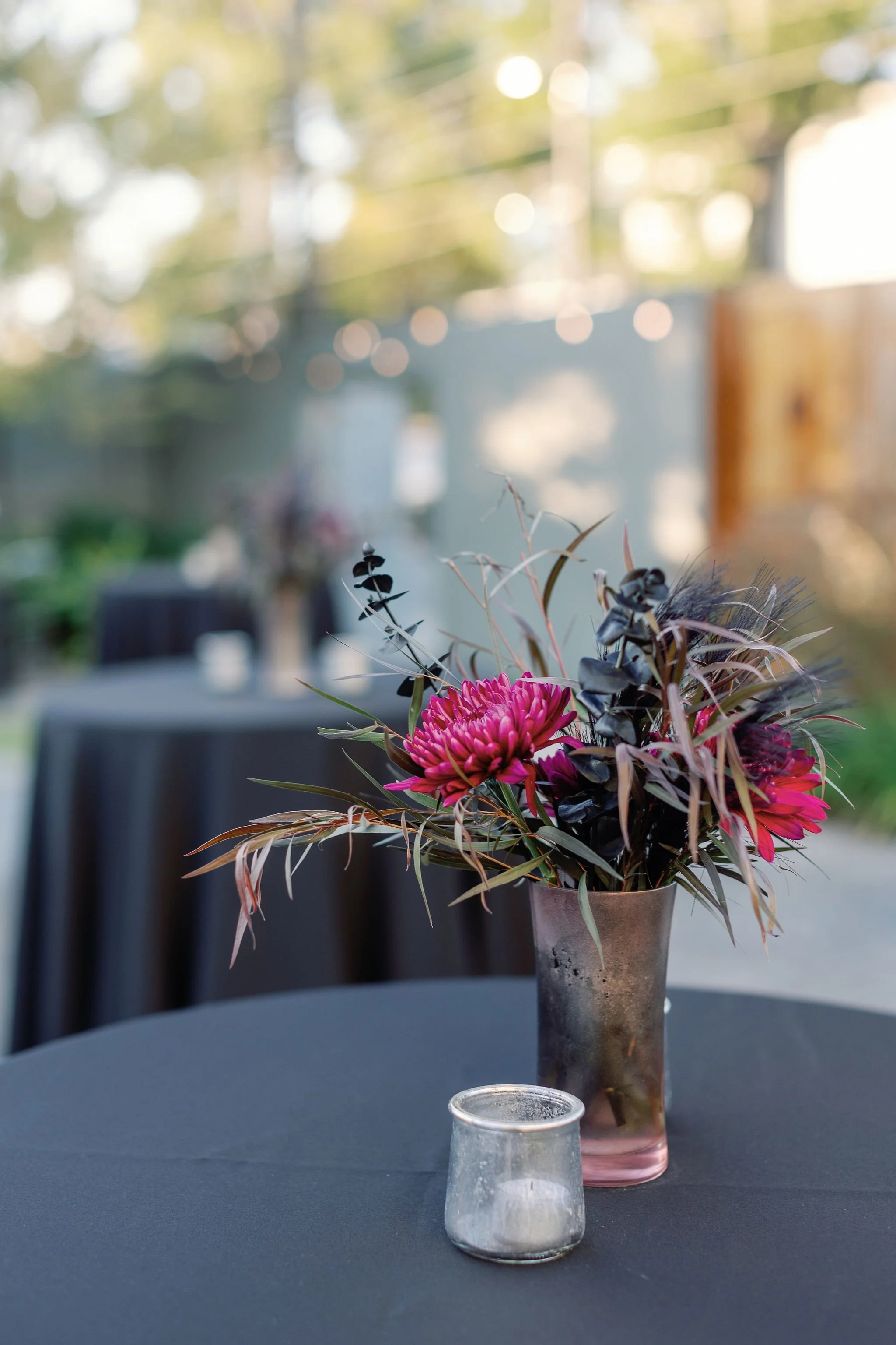 halloween-wedding-flowers-ideas-ivory-and-beau.jpg