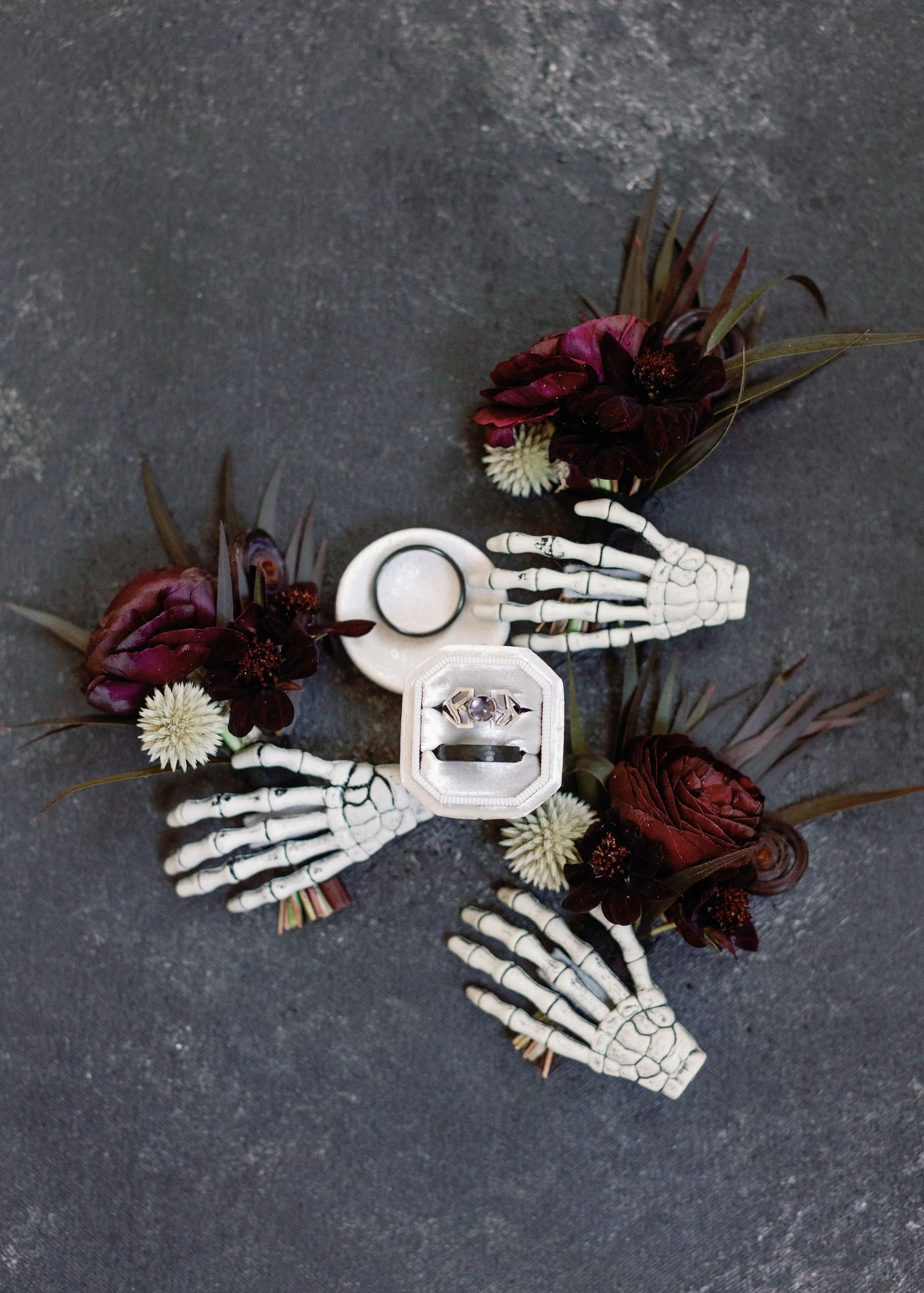 halloween-weddings-ivory-and-beau-savannah-florist.jpg