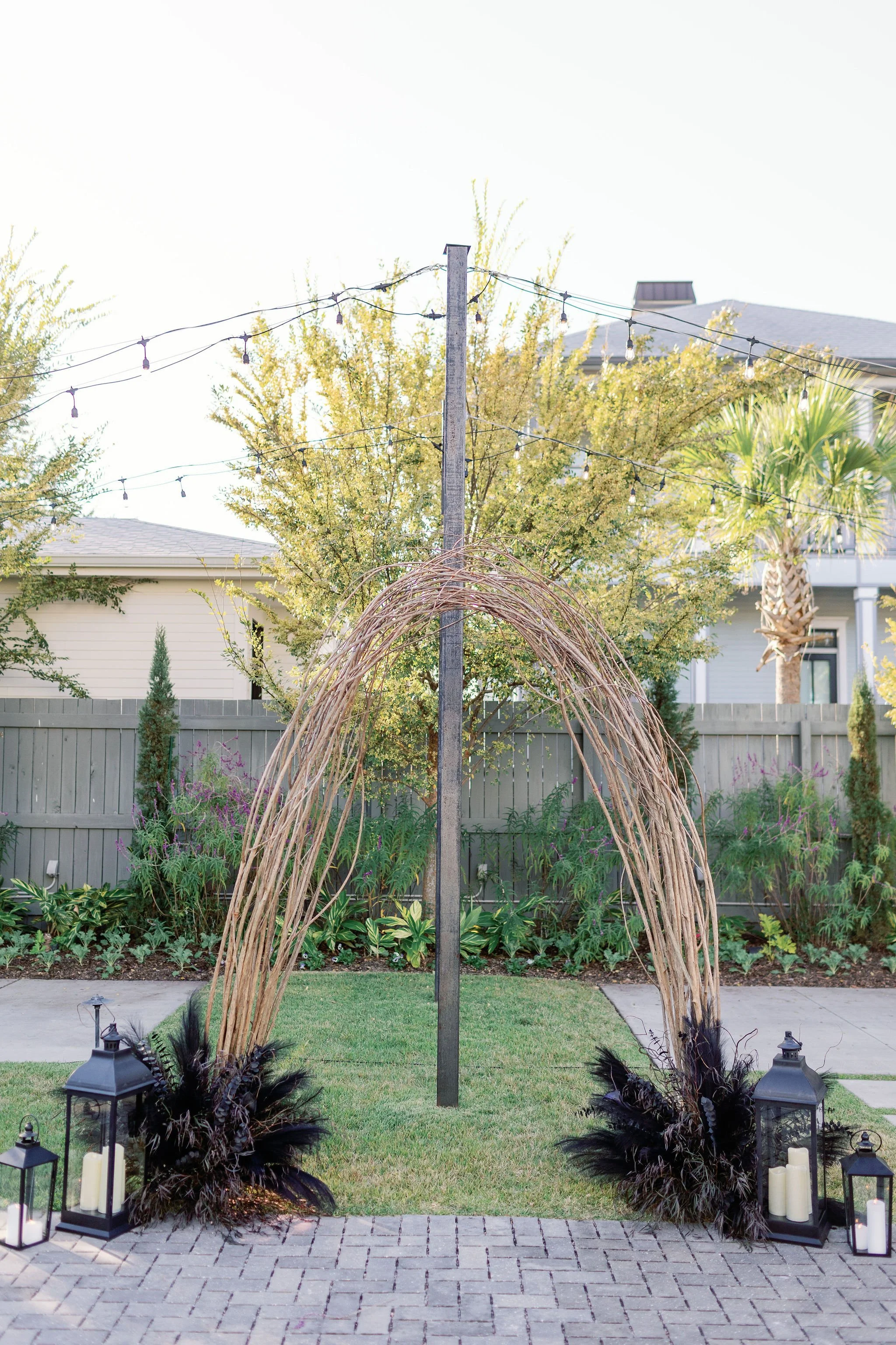 spooky-halloween-wedding-ideas.jpg