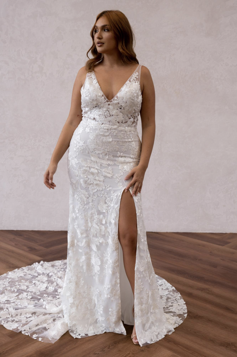 ivory wedding dress size 16 Dress: Ella PH8216 Envy Aline ivory tulle 3D lace wedding dress Designer: @envybyphoenixgowns Bridal Size: 20 Fits High Street Size: 16/18 Original Price: 1,300 Off the Peg Price: 650 Book an appointment