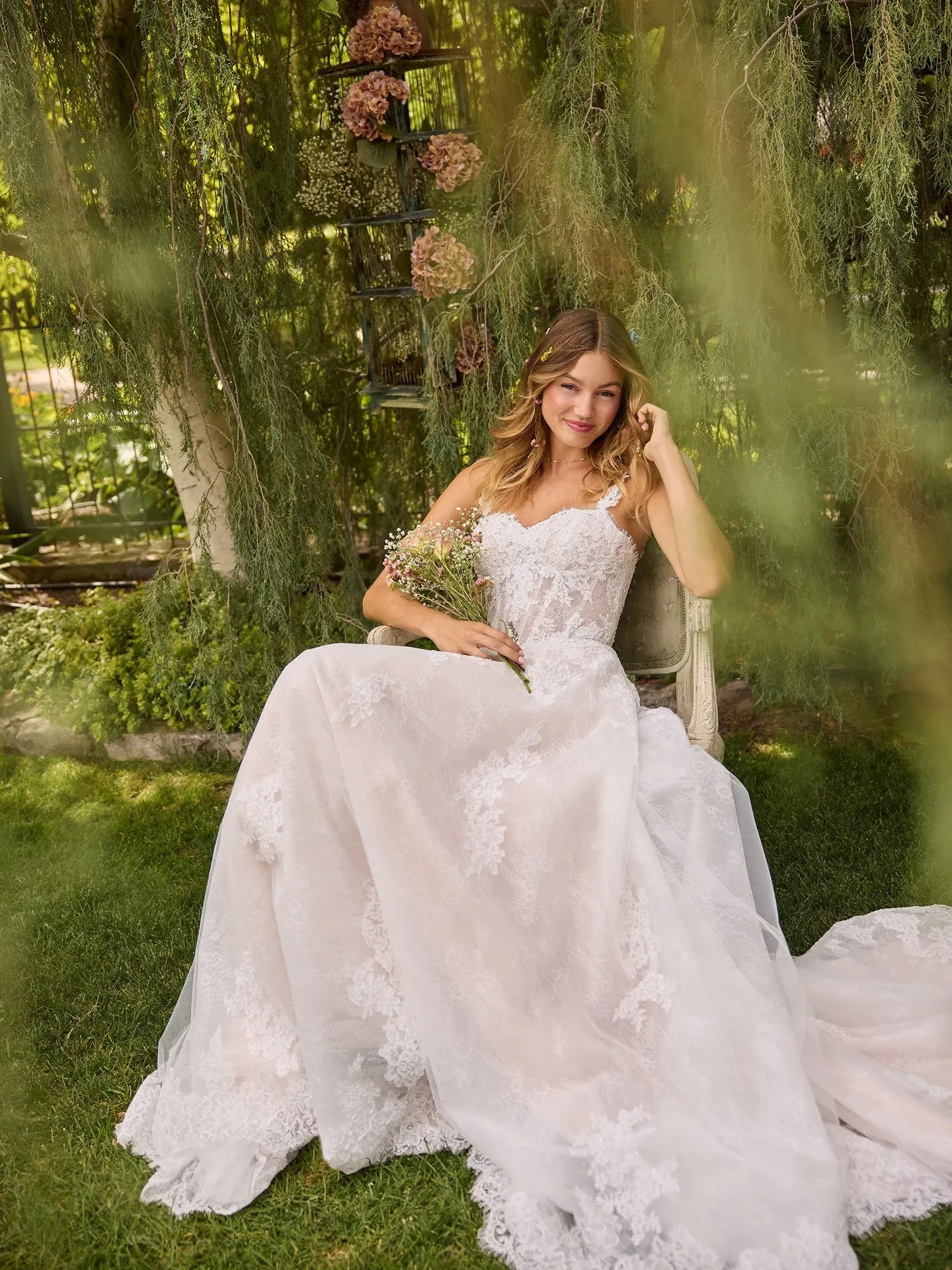 Sweetheart Neckline lace A-Line Gown