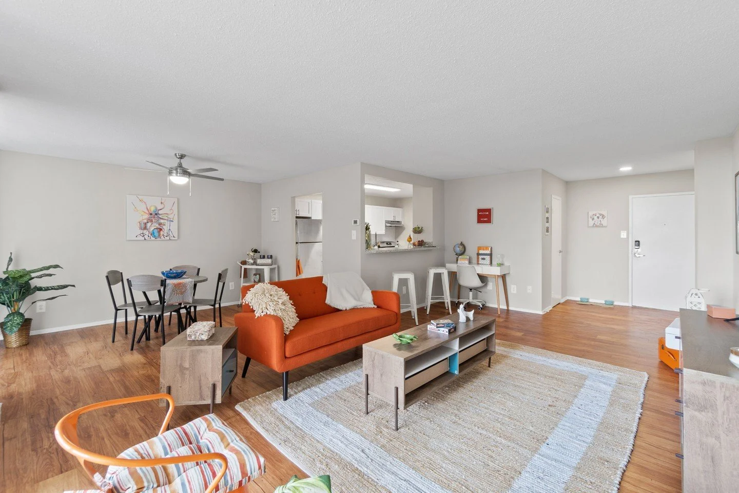 Spacious, stylish, and filled with natural light, our open-concept living spaces are designed for comfort and connection. Imagine relaxing after a long day or hosting friends in a space that truly feels like yours. 

#WestchesterTower #ApartmentLivin