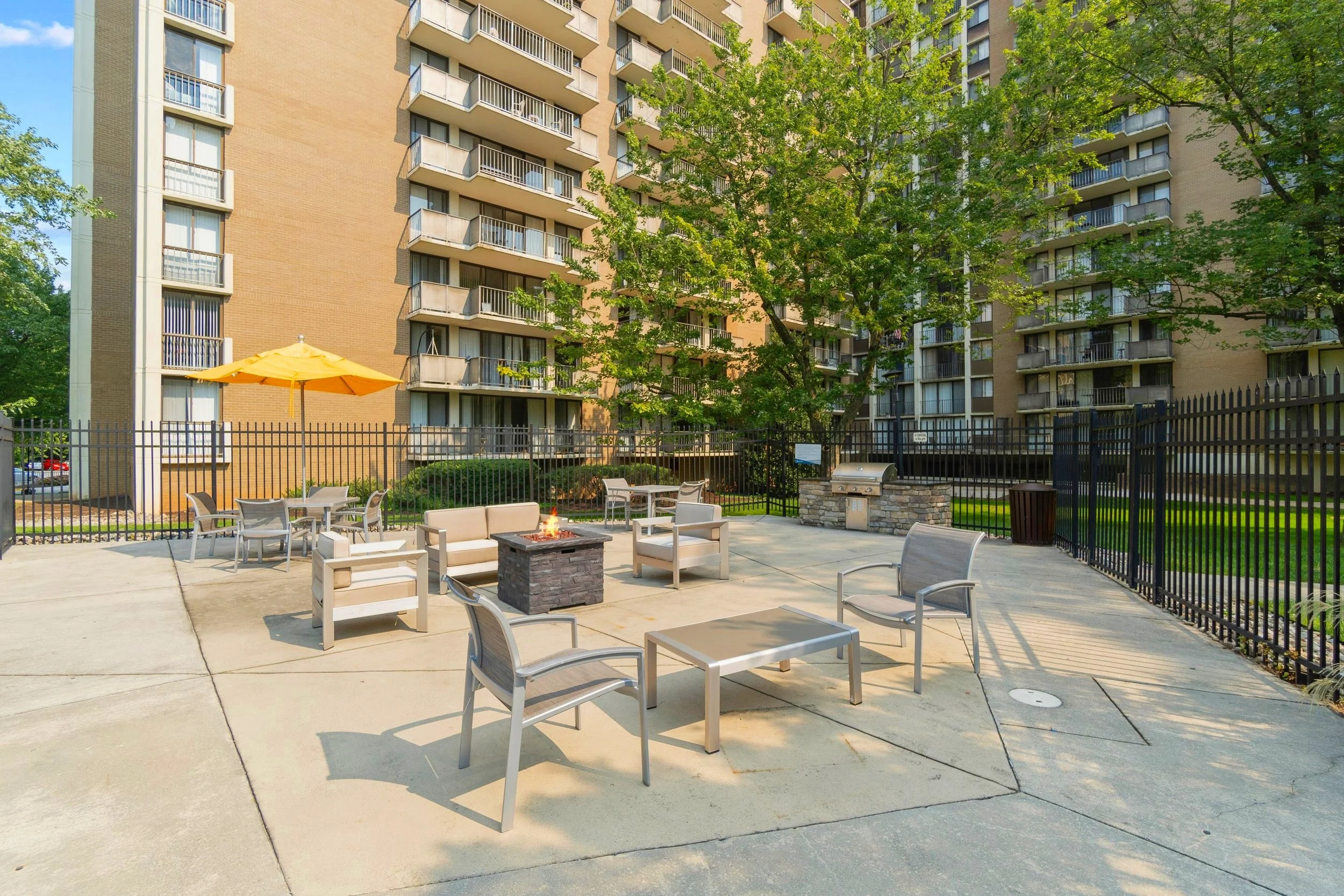 Premium Amenities | Resort-Style Pool, Fitness Center & More