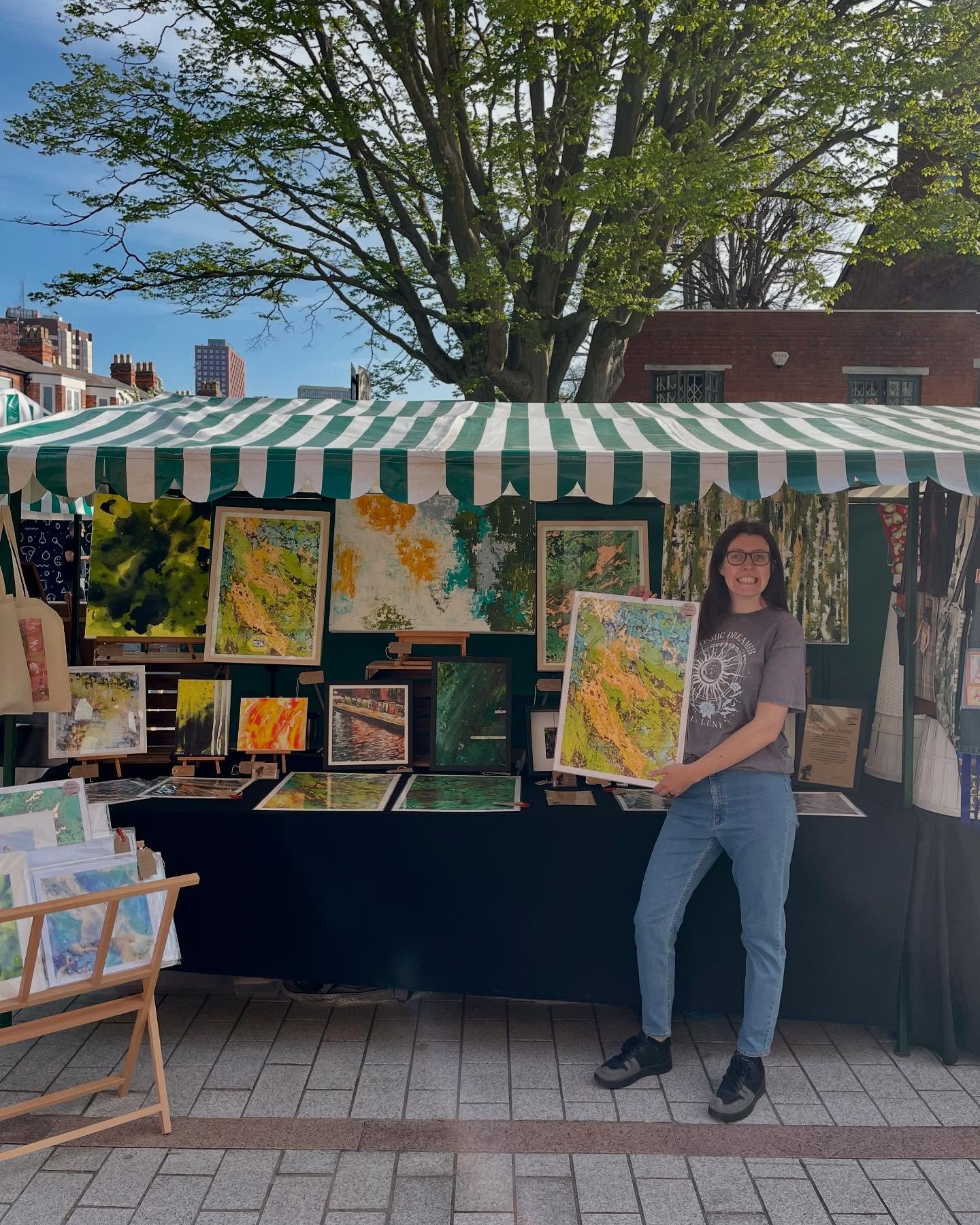 Let’s do this @edgbastonvillage! I’m here until 3 ☀️🎨
Awesome people also here @brumhaus @claregarradart @gosia.weber @allaboutthebeads
Come and grab a coffee or a wine from @lokiwine and have a browse!
#art #artist #artistandart #