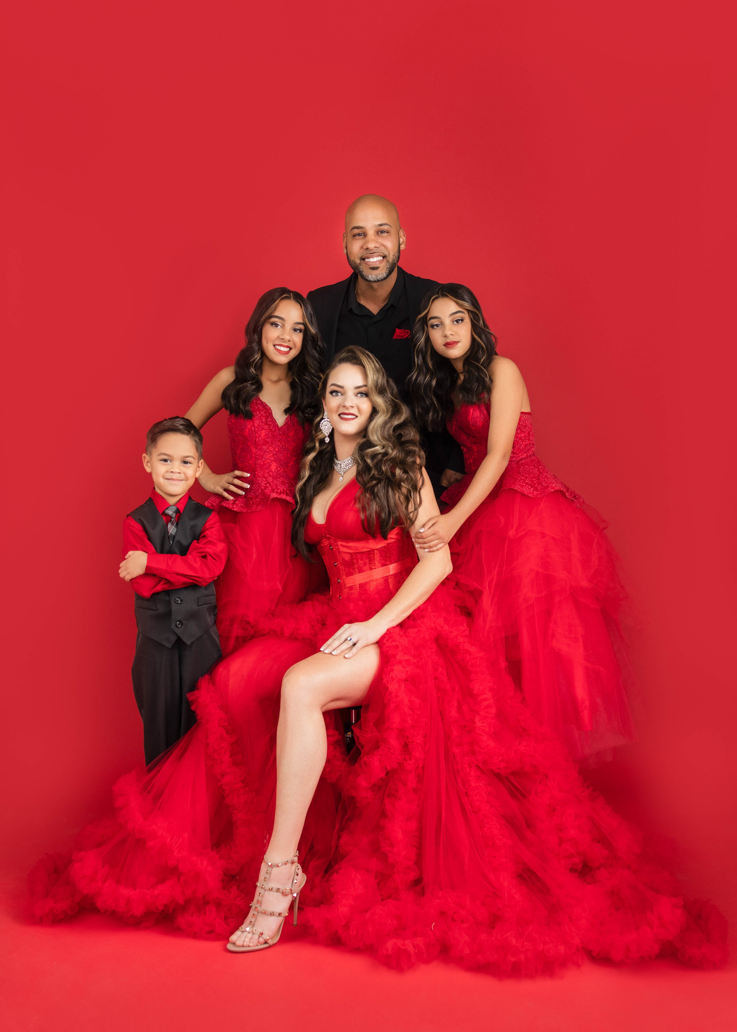 Sanchez_Family_Portrait_2022_by_Saray_Taylor-Roman-6.jpg