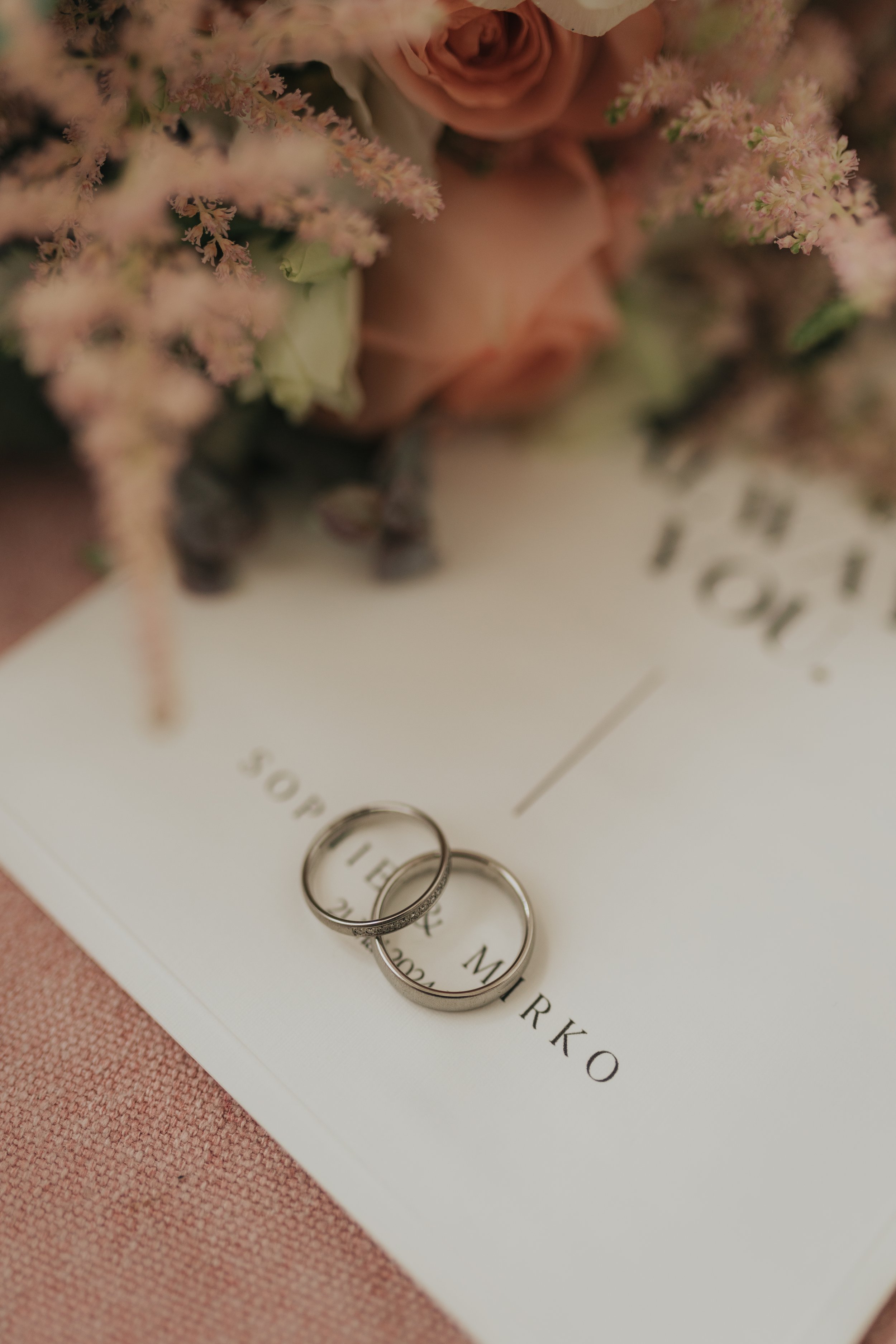 Wedding rings detail during a wedding in Porto