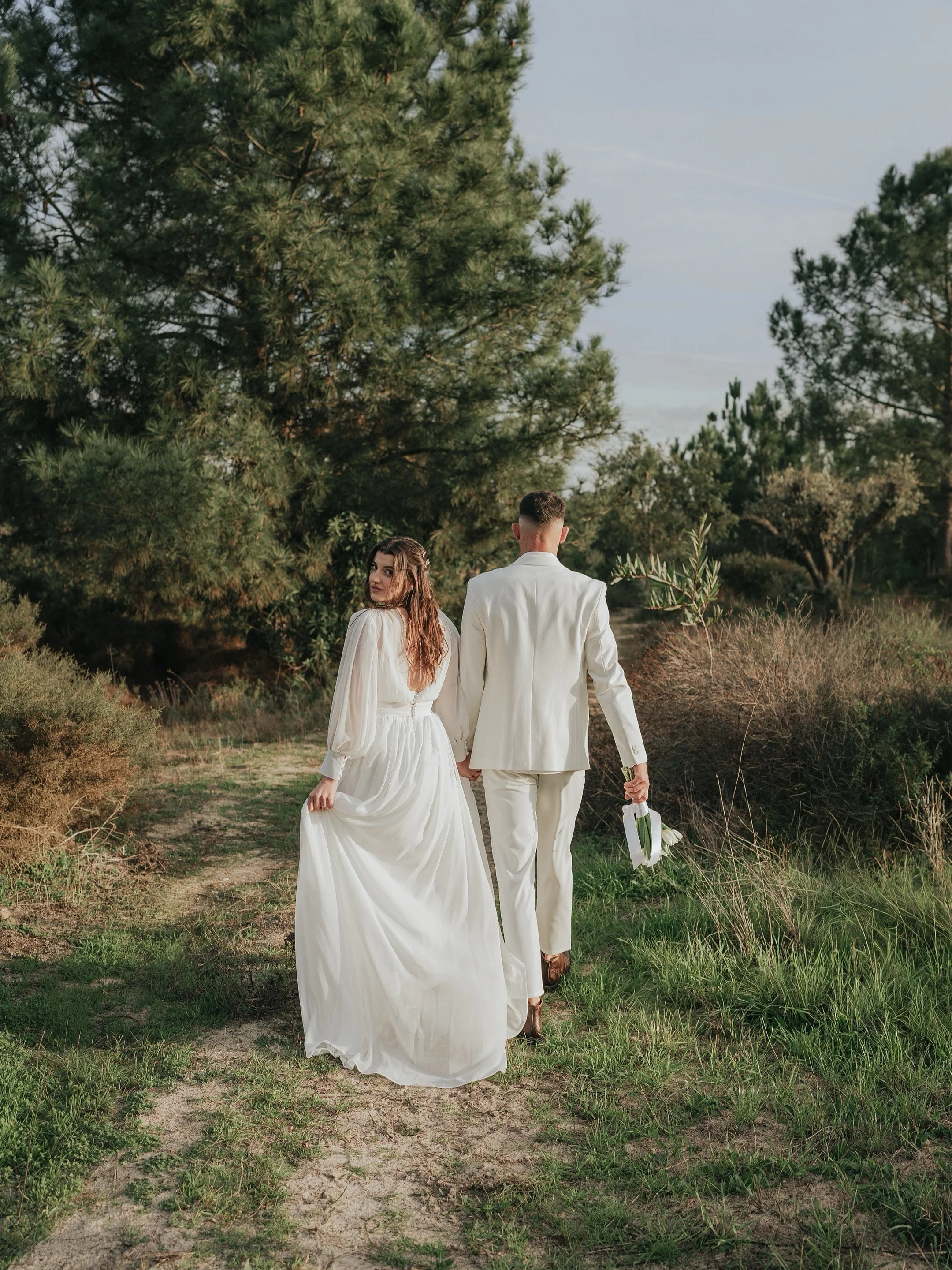 One elopement in the middle of the woods. Camila and Marian exchanged vows and rings &mdash; a moment shared only by the two of them. Something simple, intimate, and only theirs 🤍

🏷️
#portugalweddingphotographer #portugalelopementphotographer #com