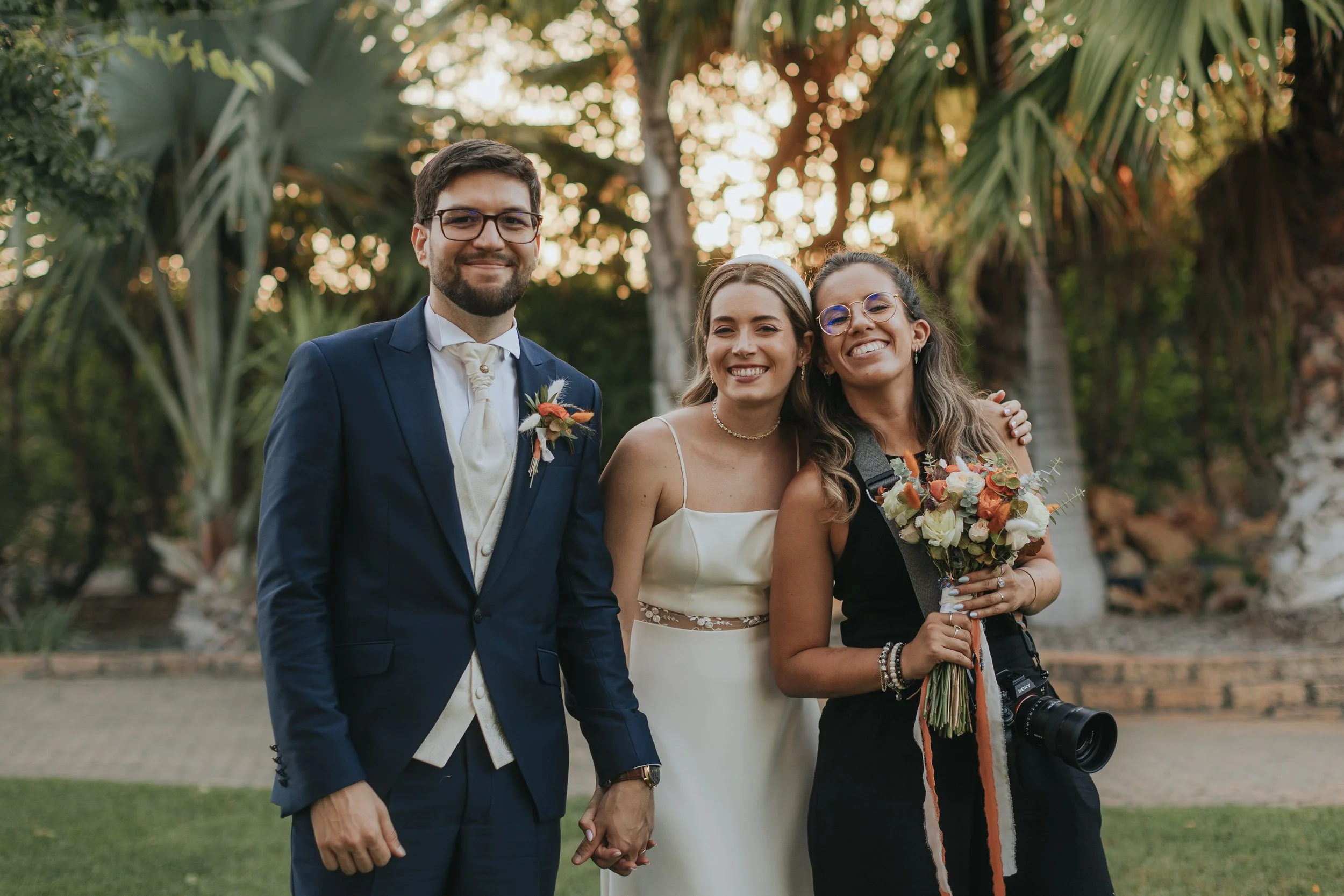 Wedding photographer Catarina Diniz with a couple