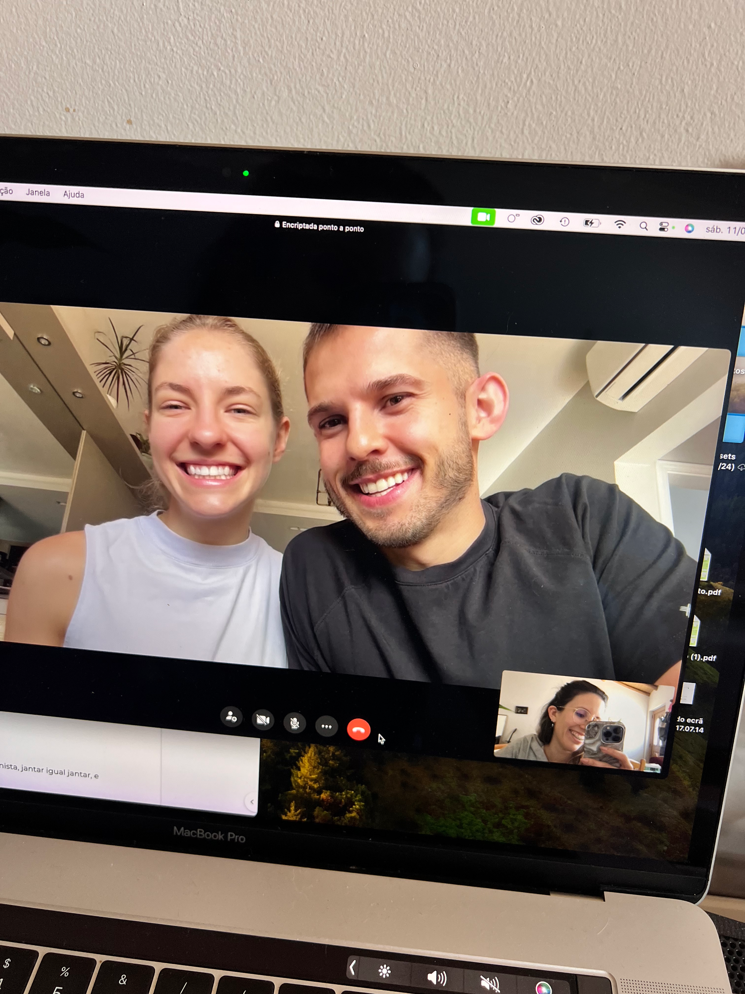 Online meeting with Catarina Diniz.
