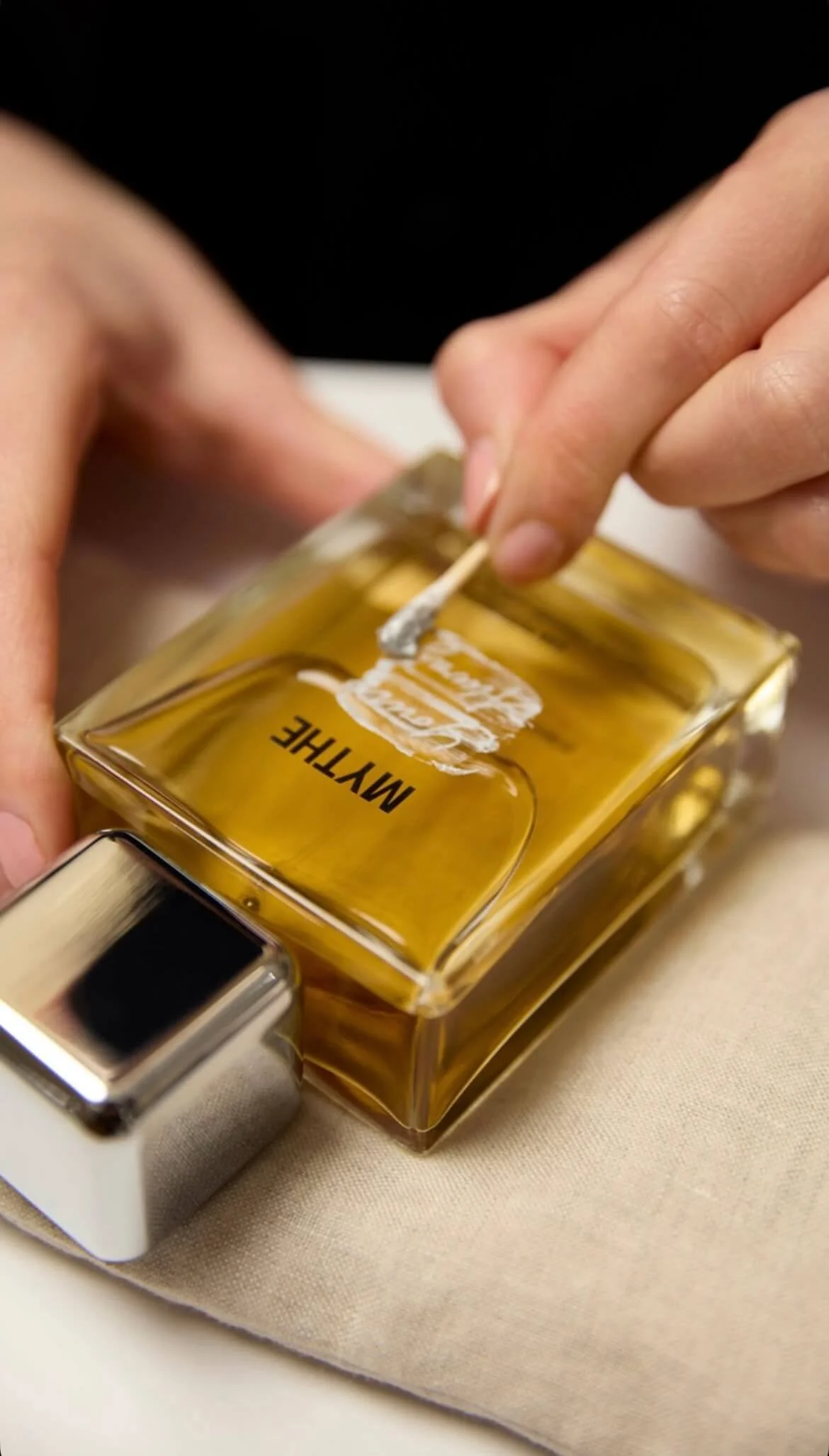 Live engraving filling silver on COS perfume bottles - Personalised calligraphy perfume bottle