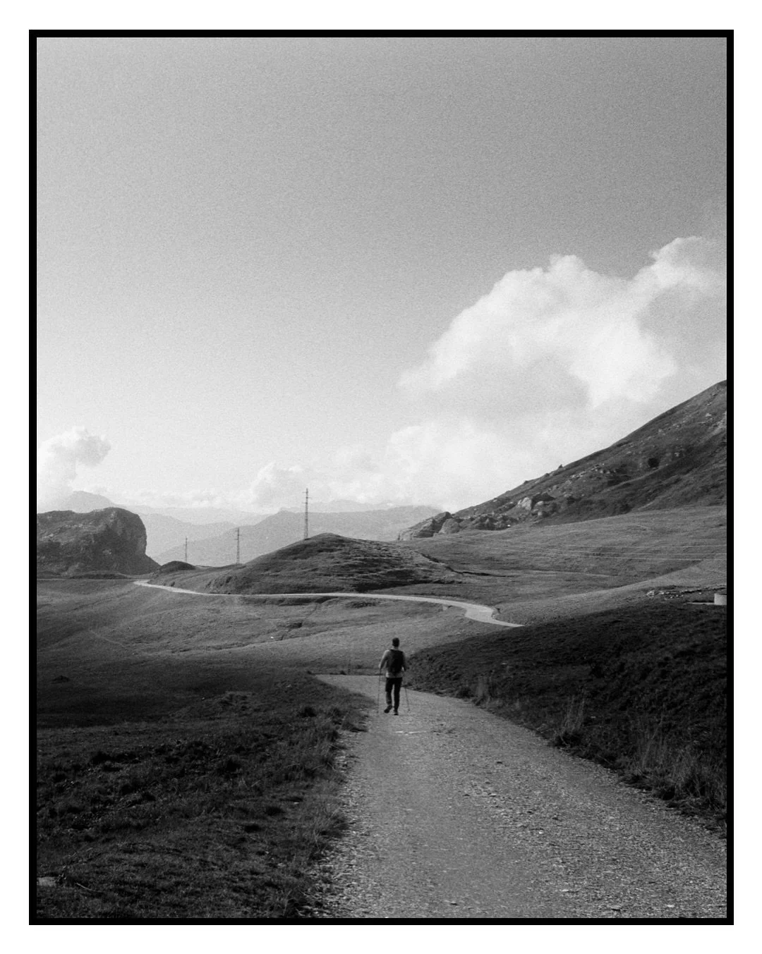 A Day in the mountains of Beaufort with a roll of Ilford FP4 Plus.
📷 Leica M6
🎥 Summicron 35mm f/2
🎞️ Ilford FP4 #35mm
🧪 Négatif Plus, Paris
#IlfordFP4 #IlfordPhoto #IlfordFilm #35mmfilm #blackandwhitefilm #blackandwhitephotography #bnwp