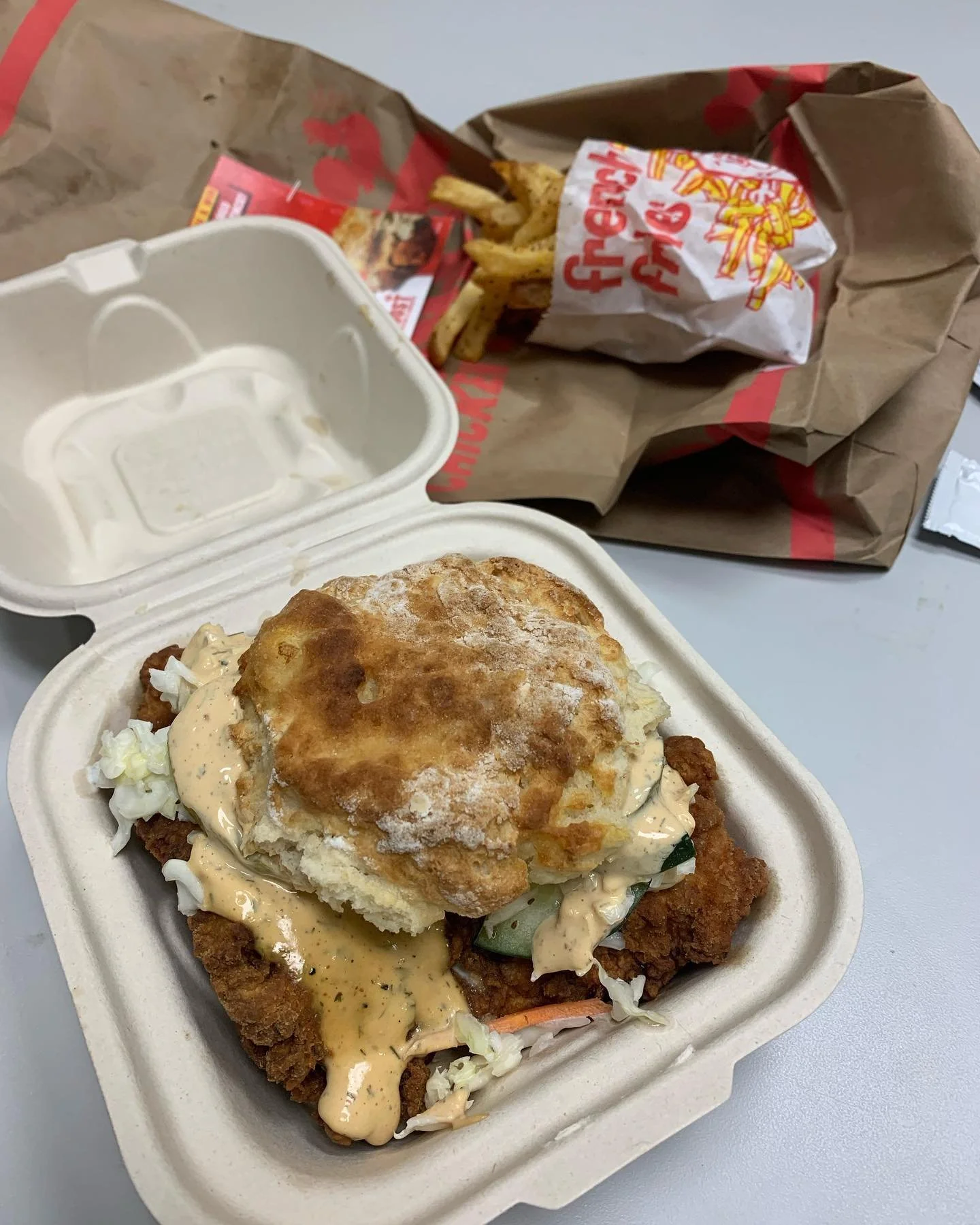 The roost
House special fried chicken sandwich on biscuit (slaw, pickles, house saucel) and fries
Cost: $? On my dads tab
Location: Chicago, IL
8/10
This chicken sandwich HIT like no other. I was in Chicago for my traffic ticket, and after testifying