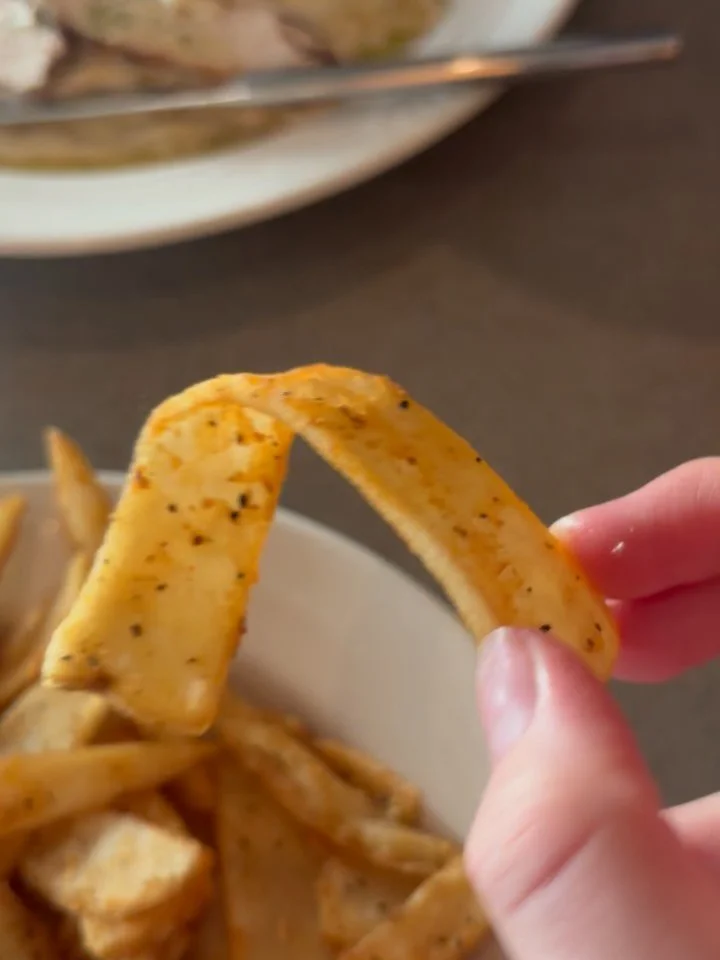 Charlie&rsquo;s alpine bistro
Lutsen, MN
Side of fries ($5)
9/10
I&rsquo;m here to talk about one thing and one thing only. The fries that came with my burger were life changing. It&rsquo;s giving potato wedge meets crispy shoestring. It was incredib