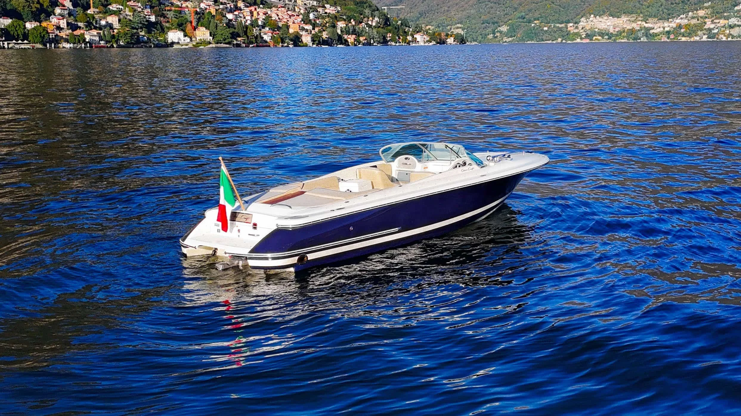 Bada Boom in front of the village of Laglio in Lake Como