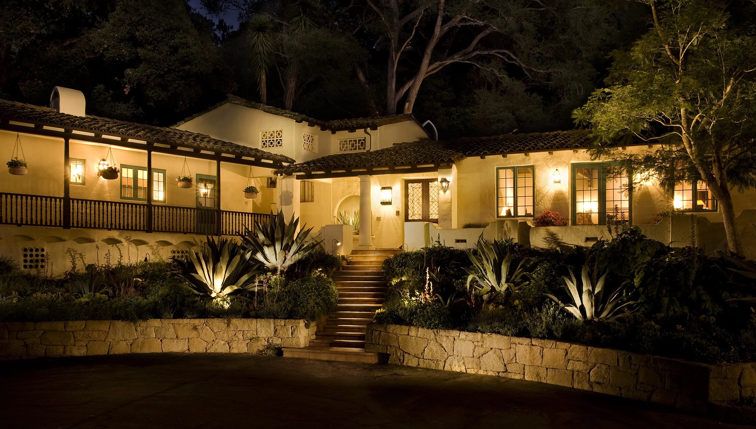 deeannaestell_hope_ranch_exterior_twilight.jpg