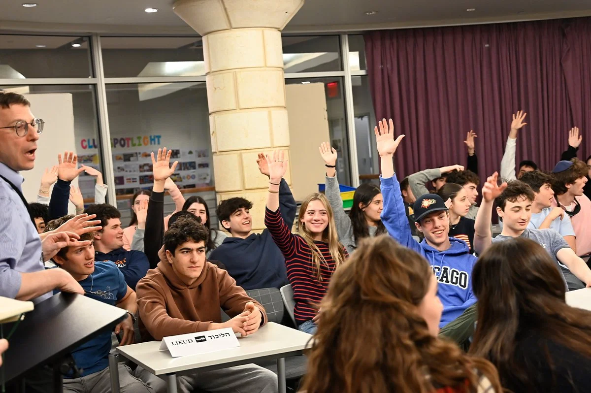 Grade 12 Knesset Simulation Holds Voting Session 
