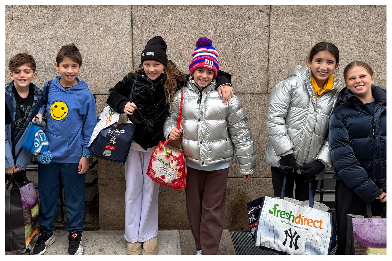 Grades 6 and 8 Have Hesed Days!