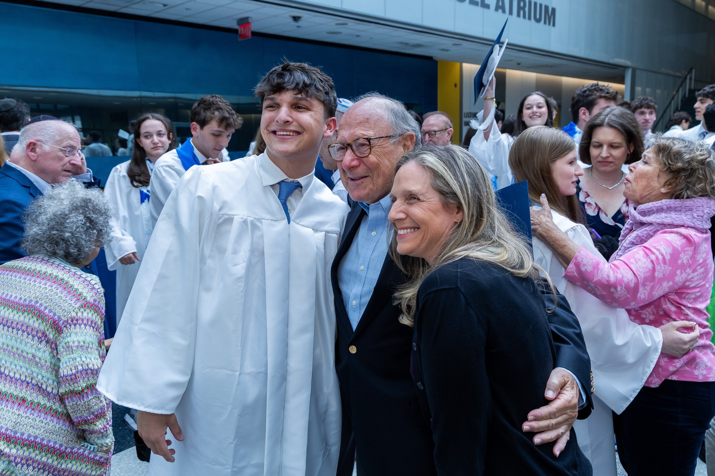 2006-HS-Graduation-320.JPG