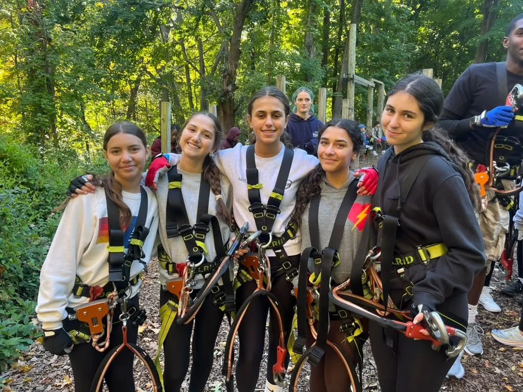 Grade 8 Hits the Ropes 